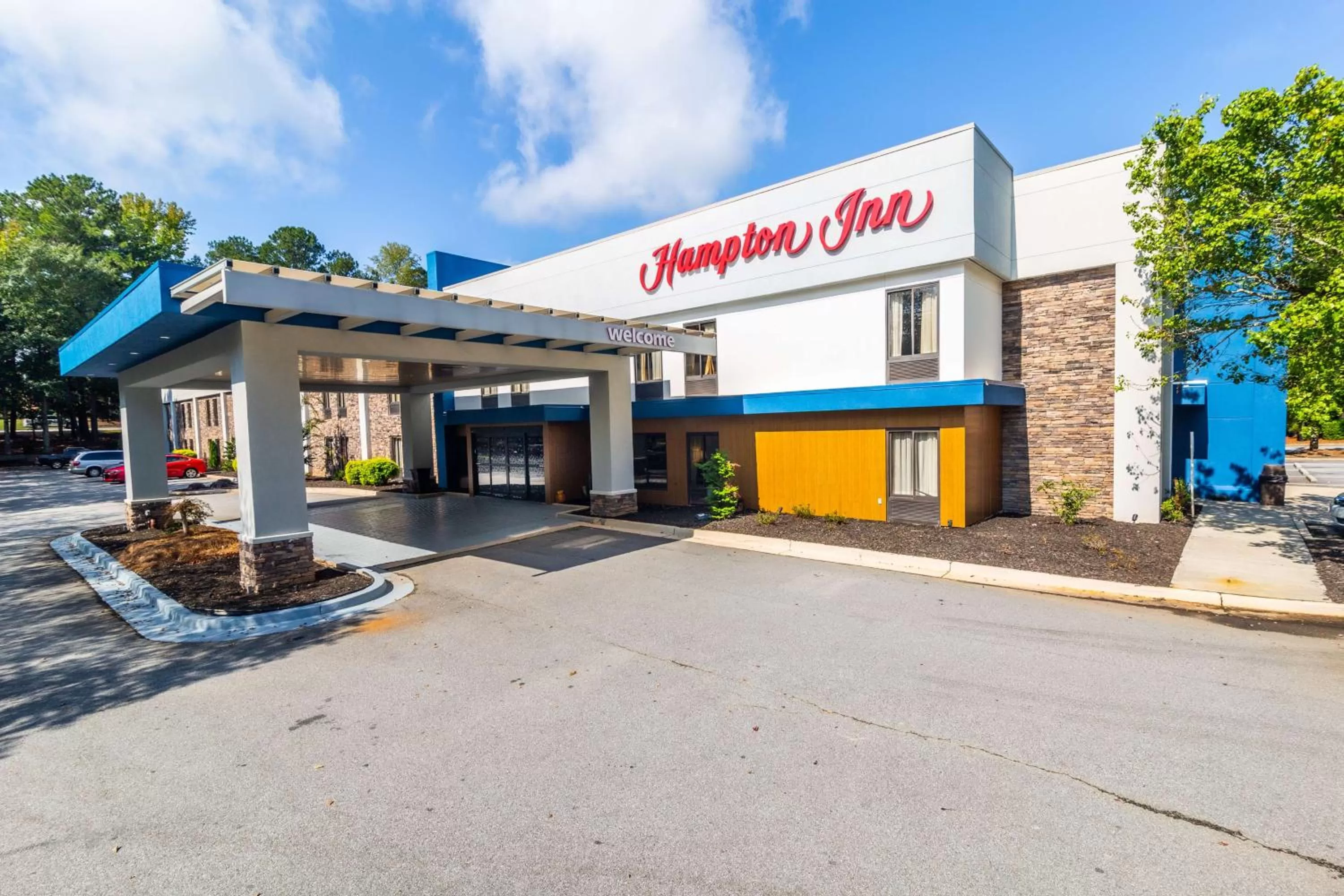 Property building in Hampton Inn Atlanta/Peachtree City