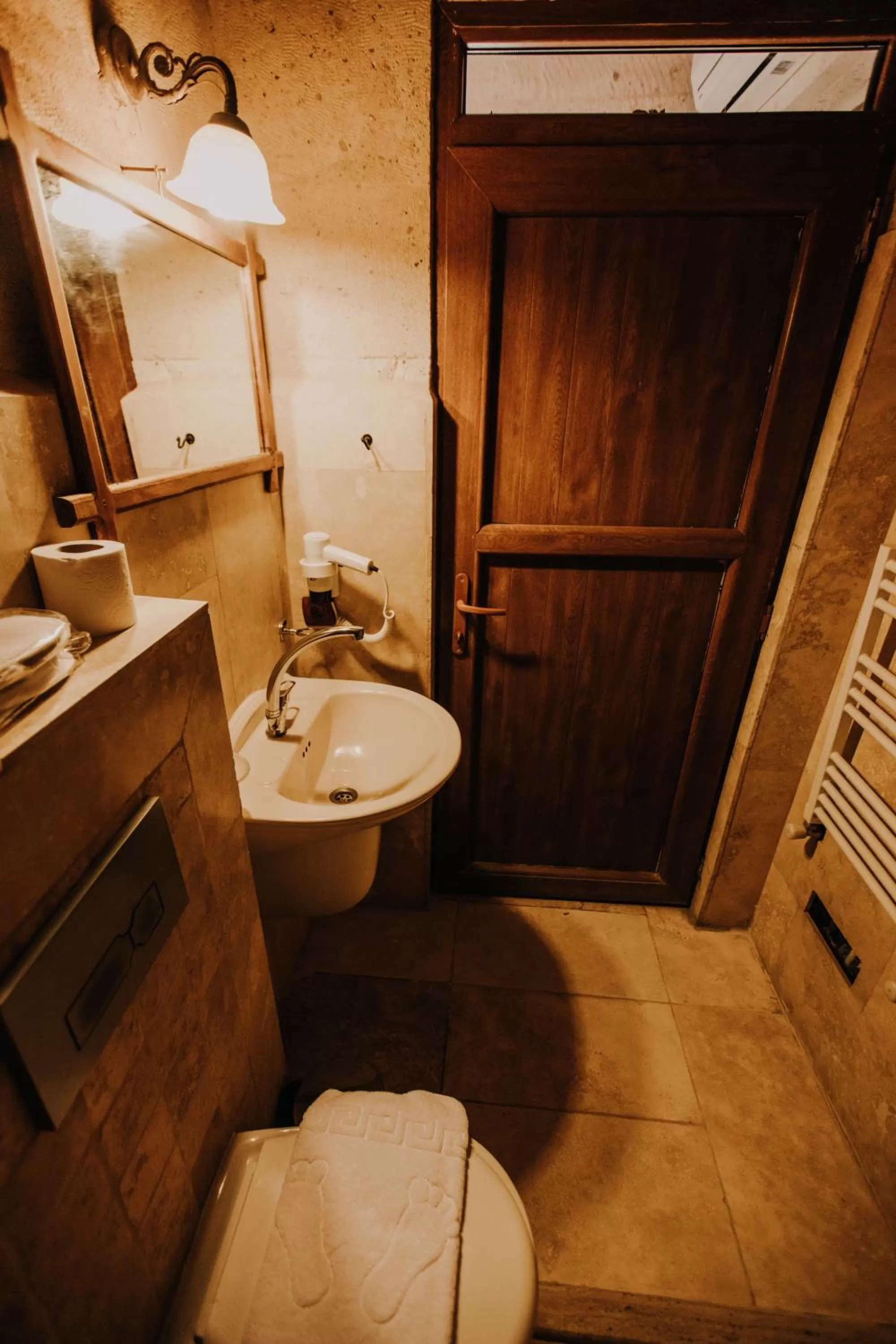 Bathroom in Maron Stone House