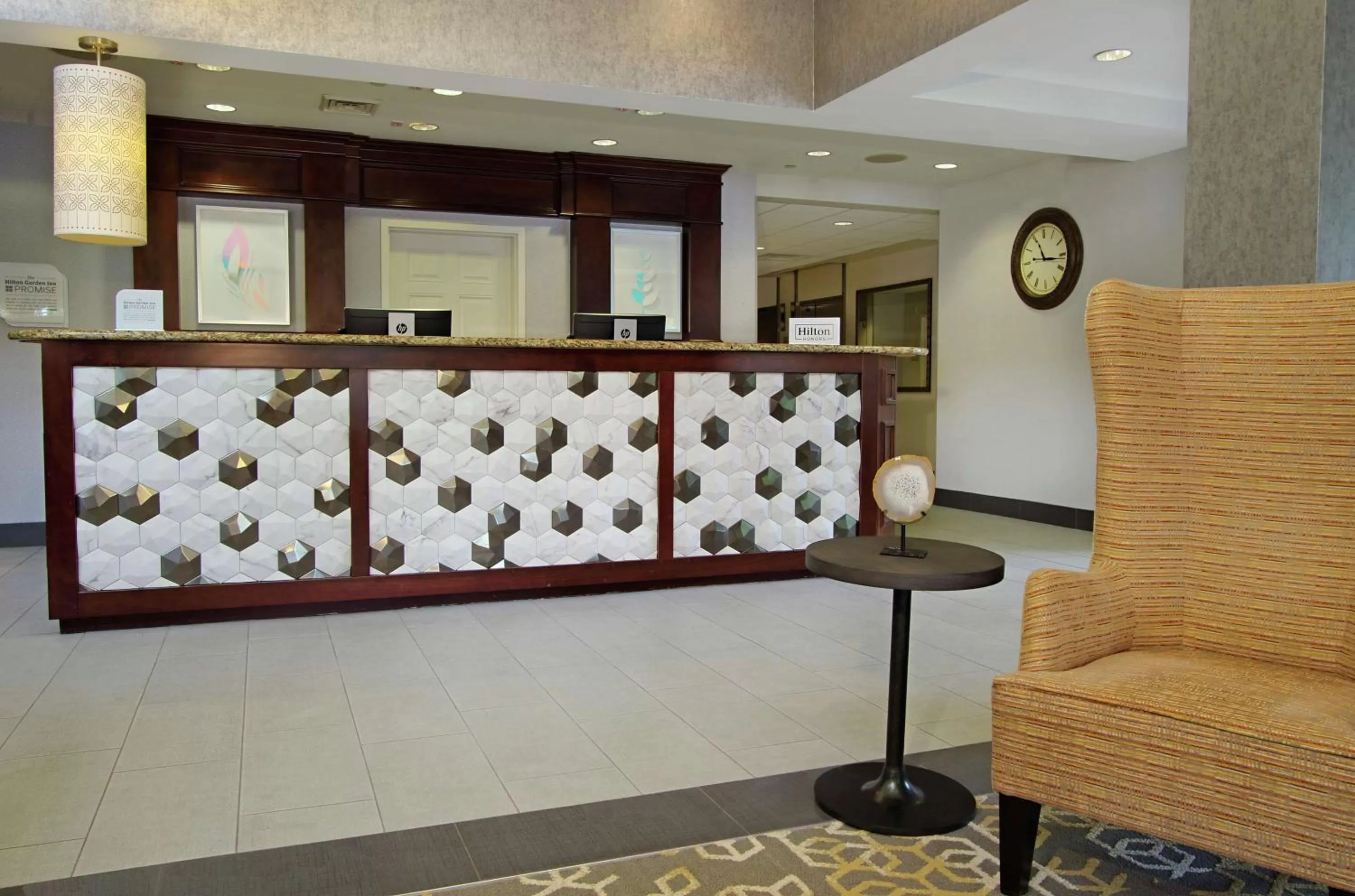 Lobby or reception in Hilton Garden Inn Sonoma County Airport