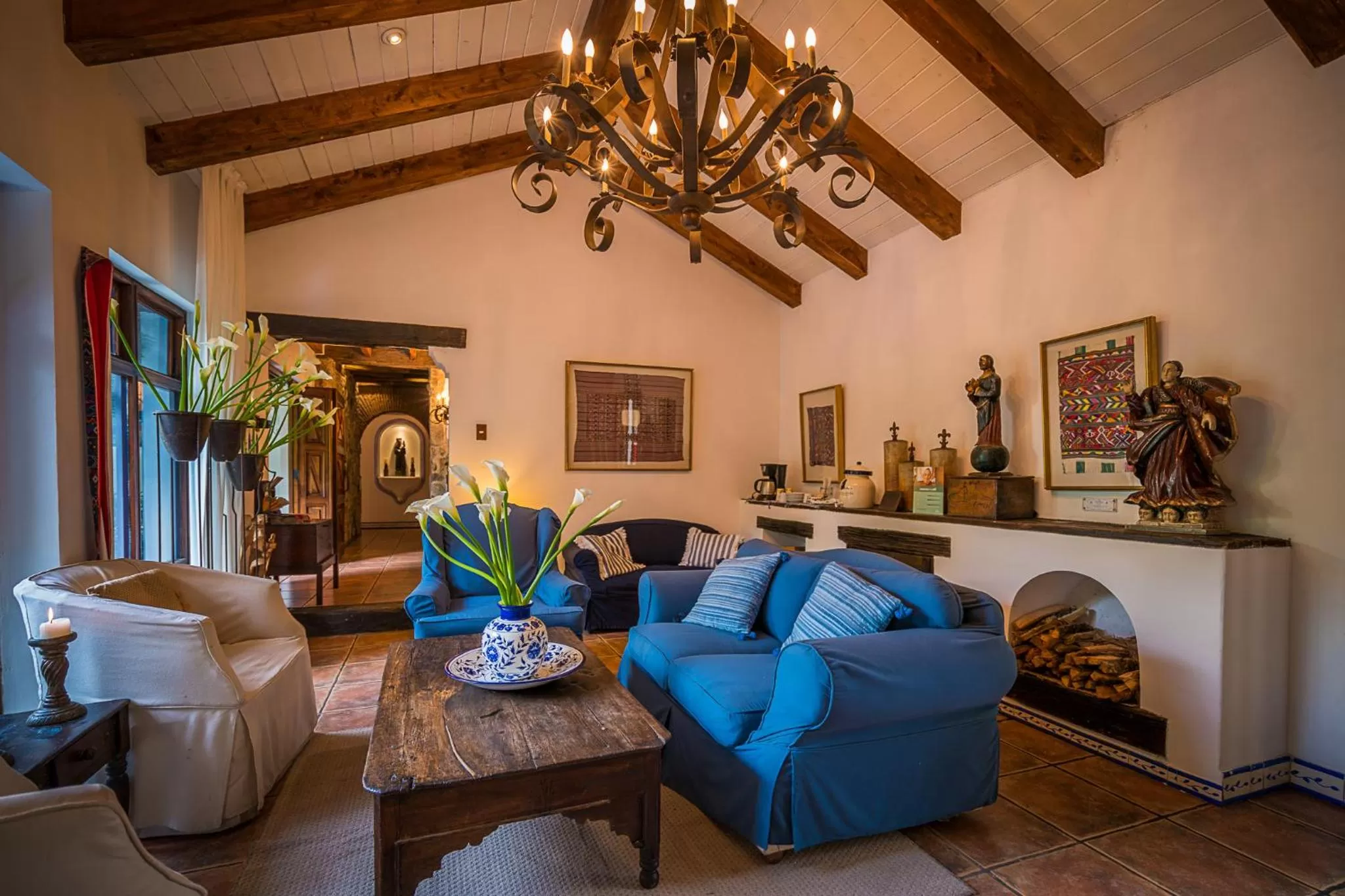 Living room in Casa Encantada by Porta Hotels