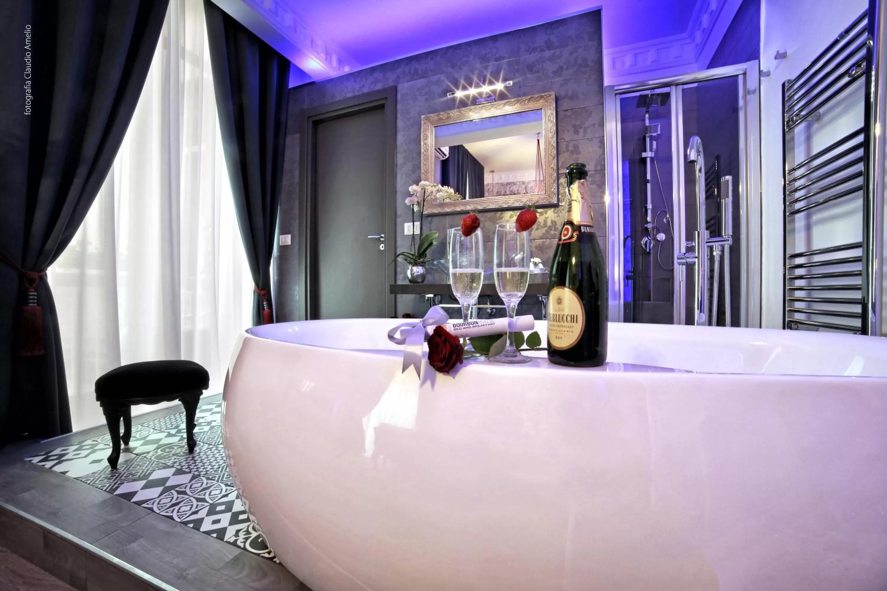 Shower in Bourbon House