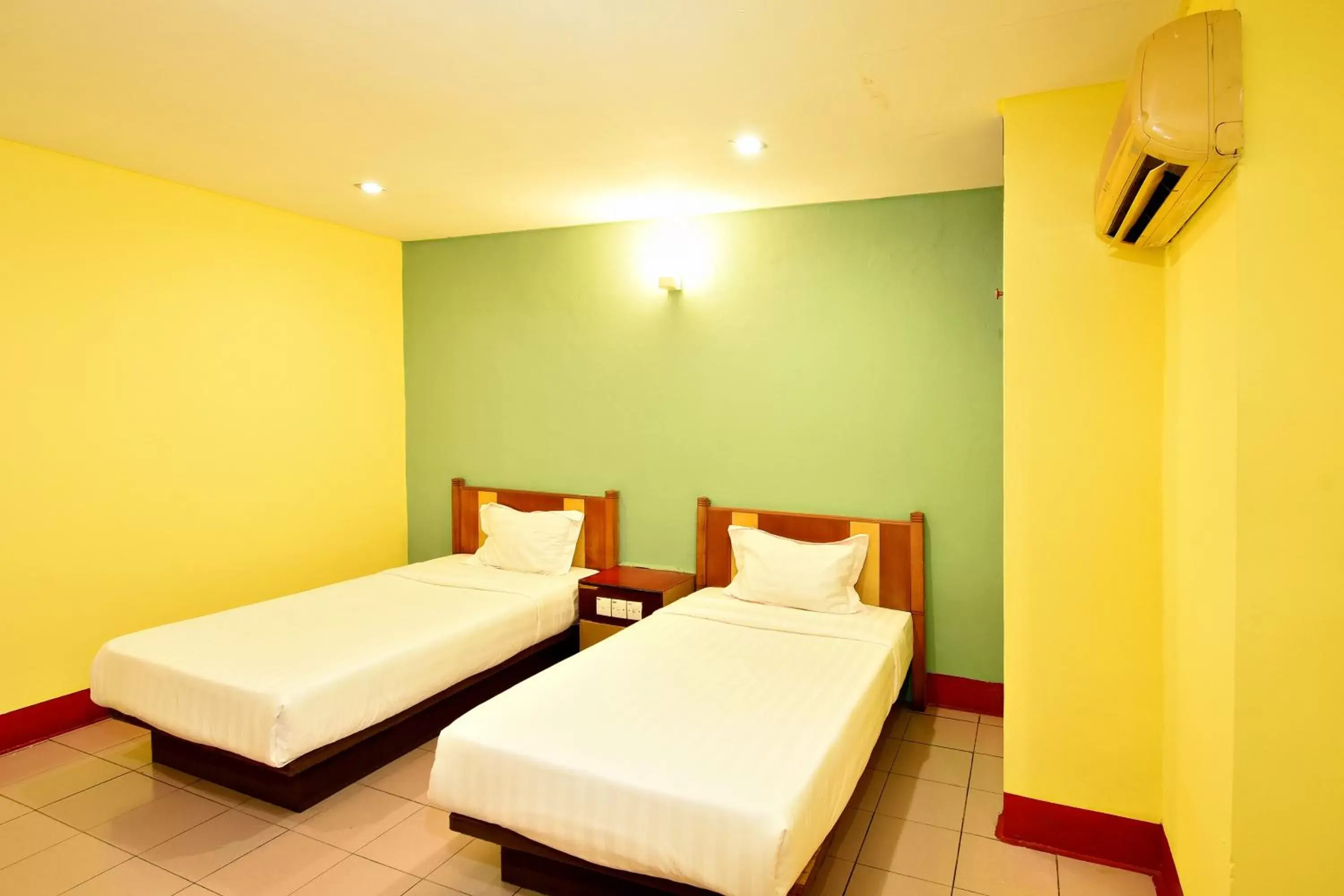 Standard Twin Room in Mandarin Inn by Glex Standard Twin Room in Mandarin Inn by Glex