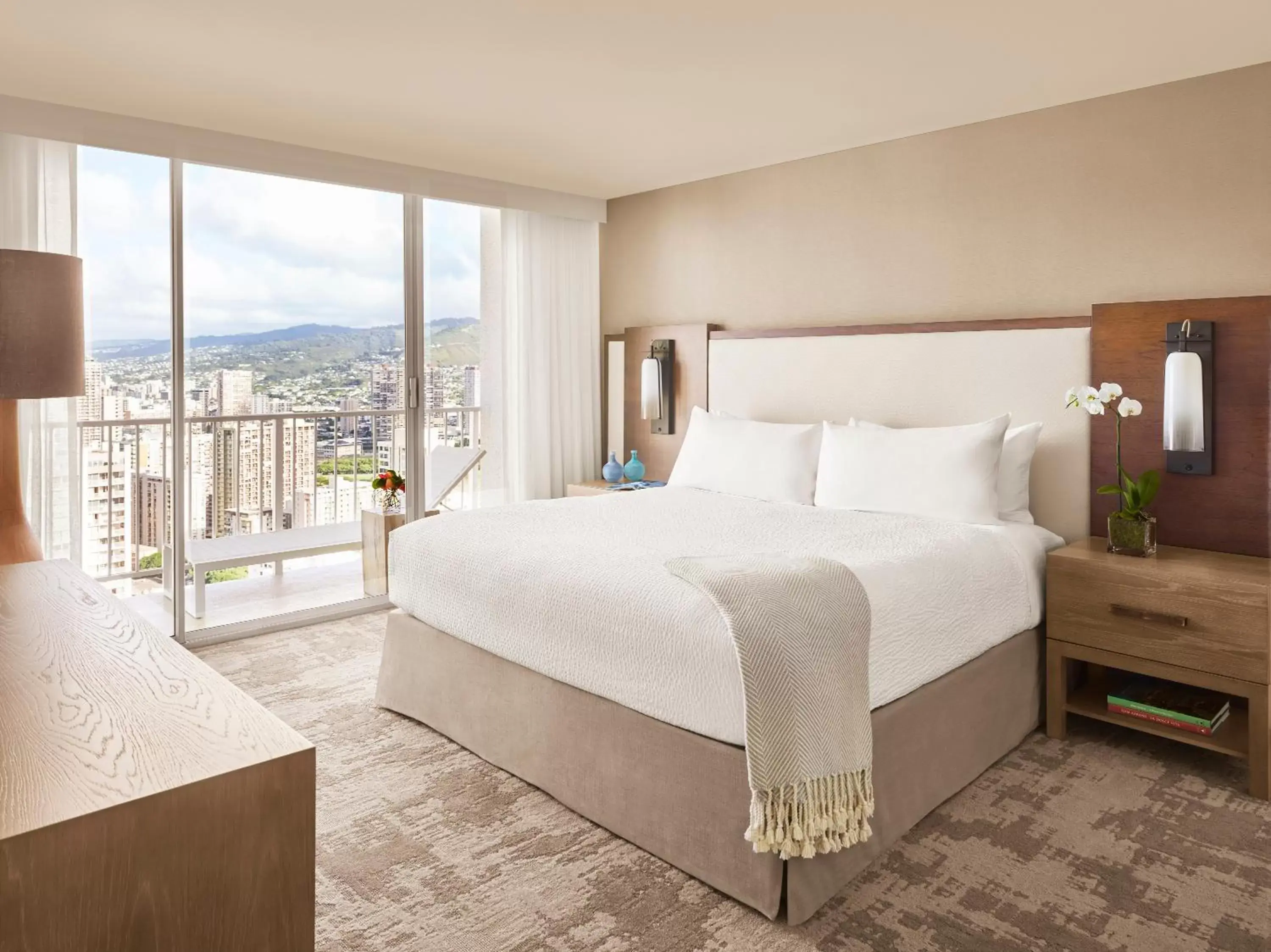 Waikiki Mountain View 1 King in 'Alohilani Resort Waikiki Beach Waikiki Mountain View 1 King in 'Alohilani Resort Waikiki Beach