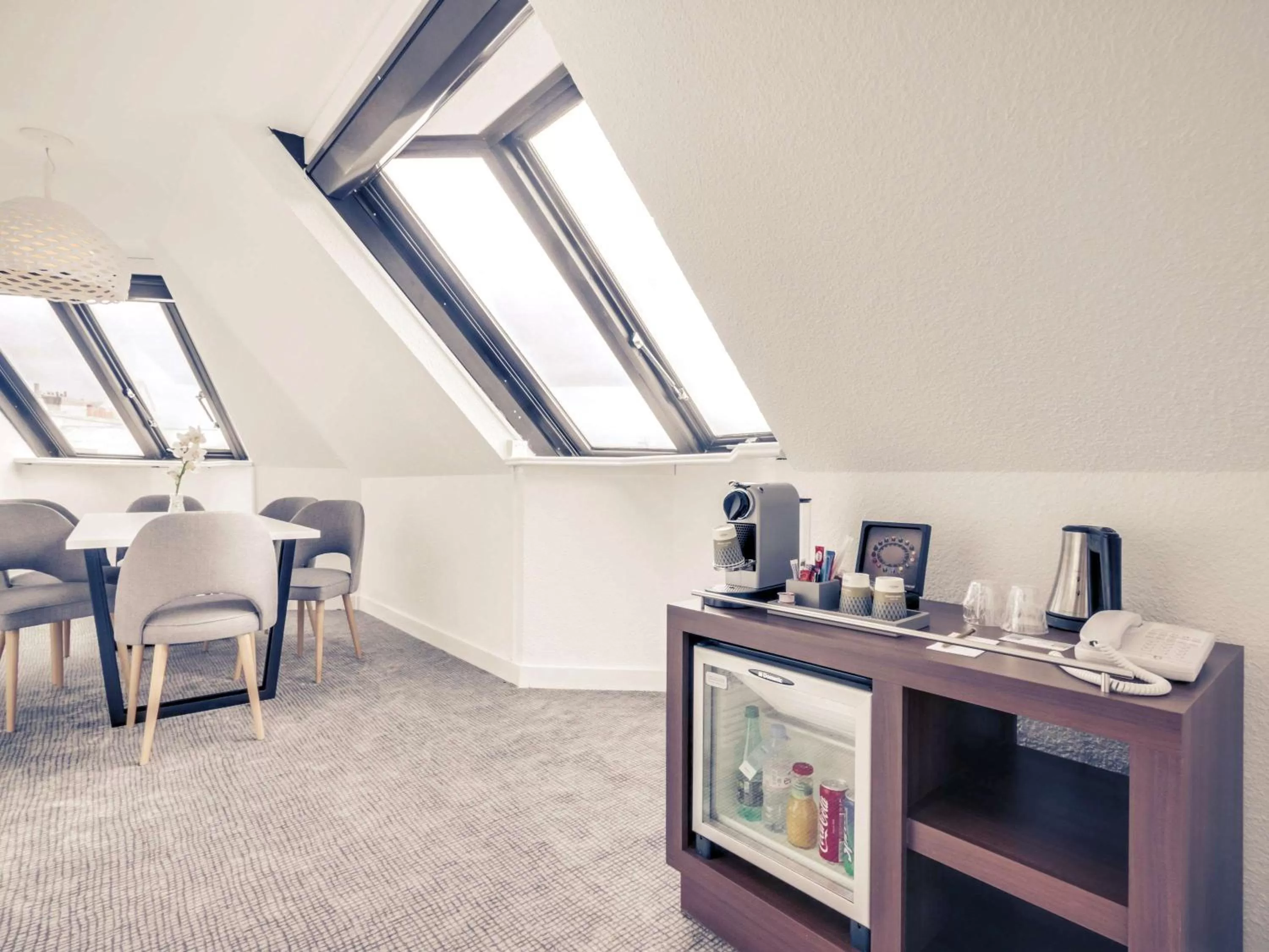 Photo of the whole room in Hôtel Mercure Paris Centre Gare Montparnasse