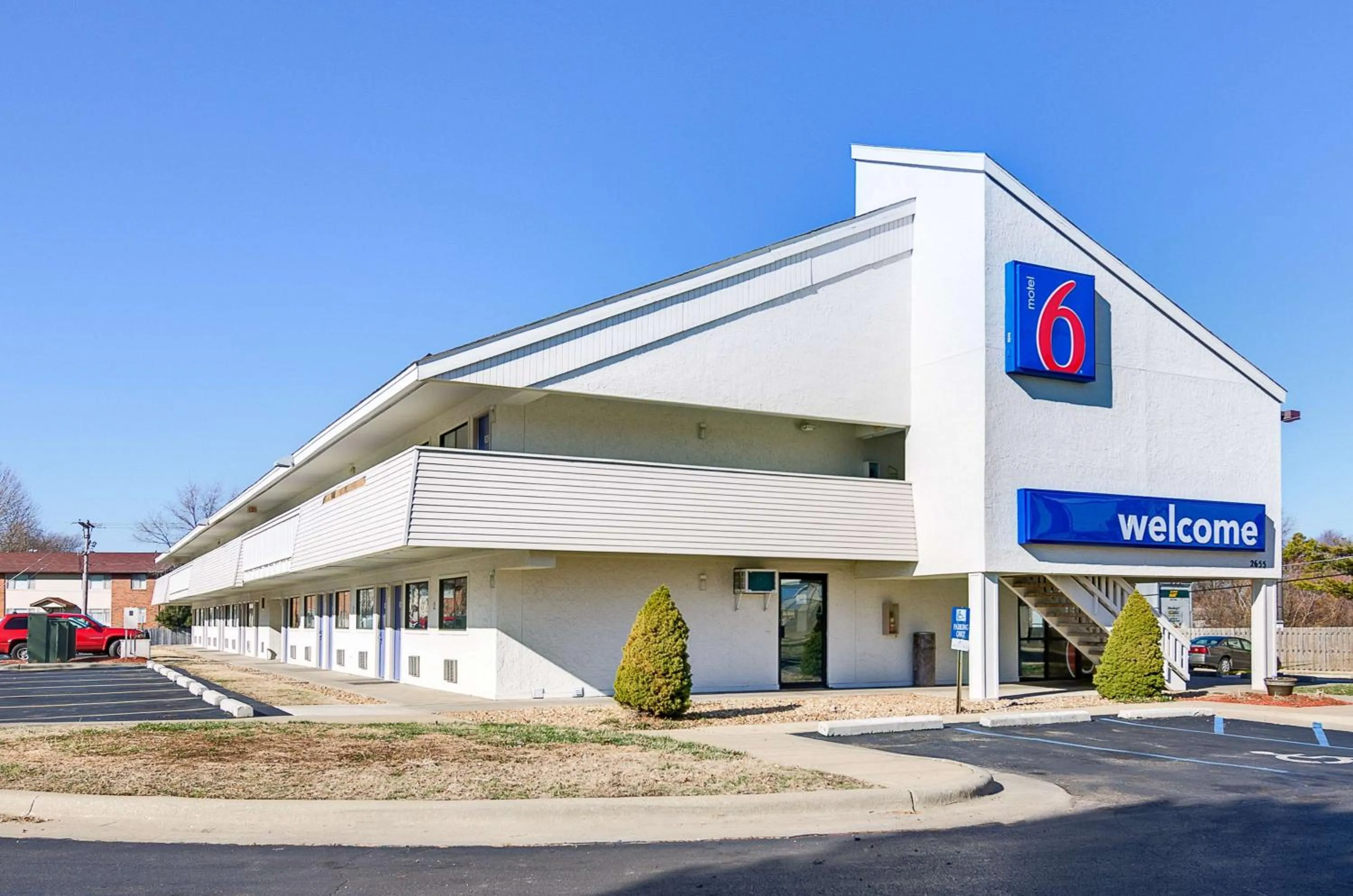 Property building in Motel 6-Springfield, MO - North