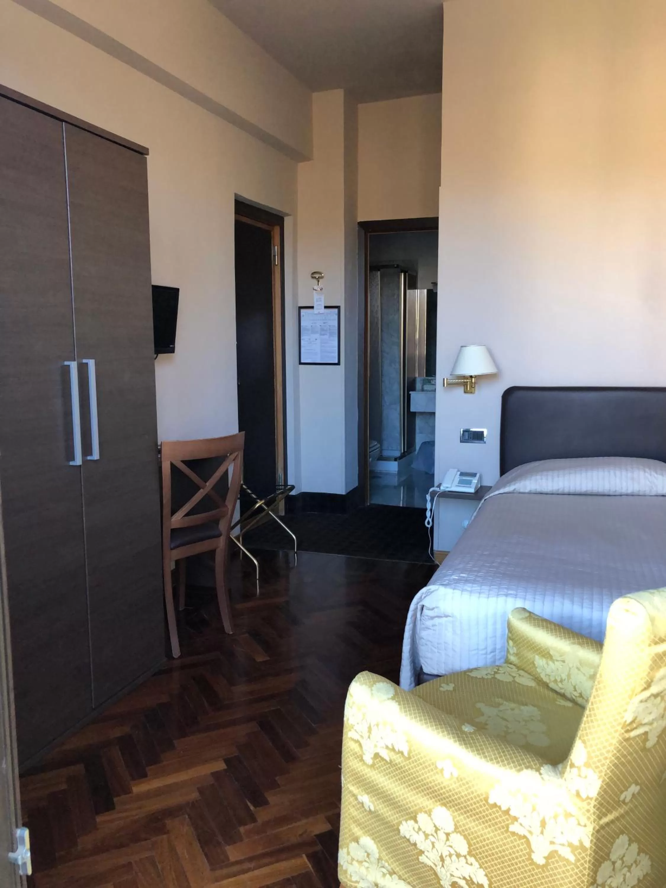 View (from property/room), Bed in Hotel San Giorgio