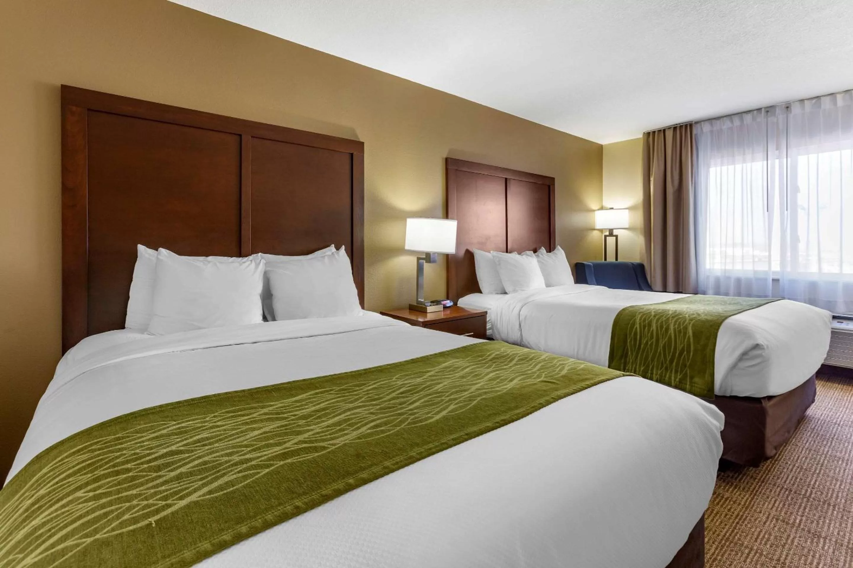 Photo of the whole room, Bed in Comfort Inn & Suites Alameda at Albuquerque Balloon Fiesta Park