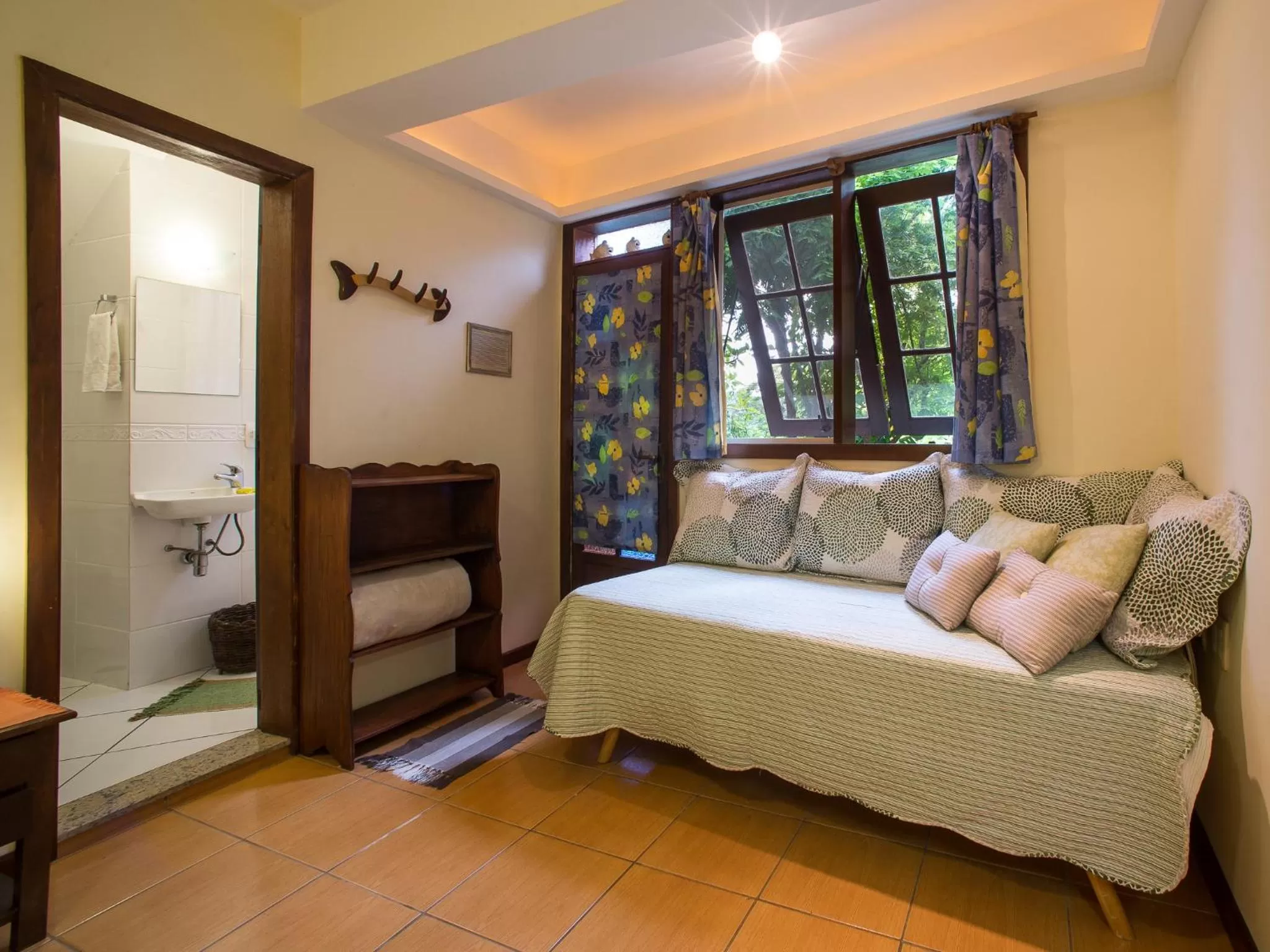 Decorative detail, Bed in O Veleiro Bed and Breakfast