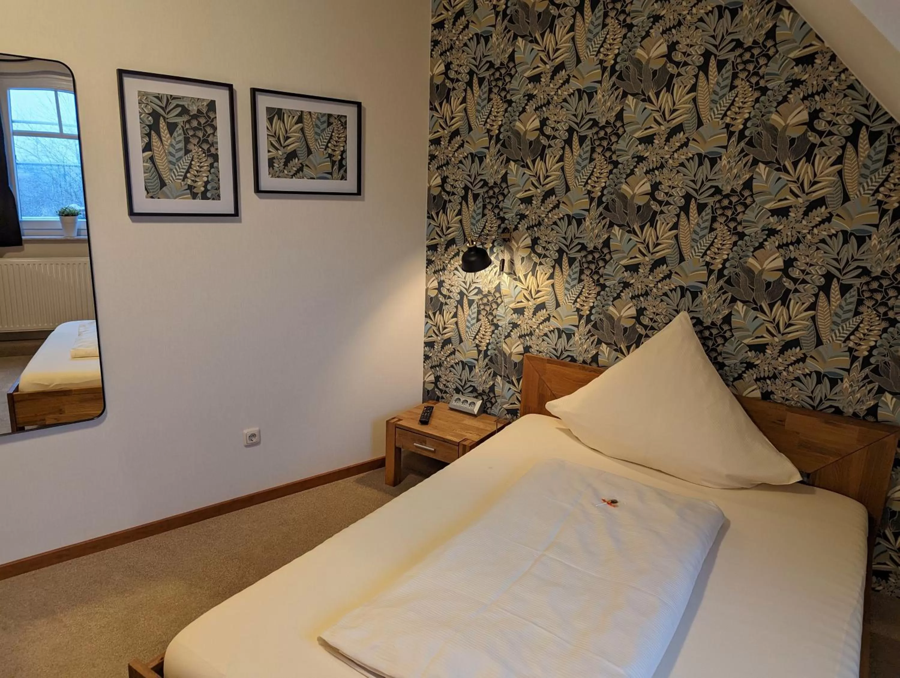 Photo of the whole room, Bed in PaGa - Parkgaststaette