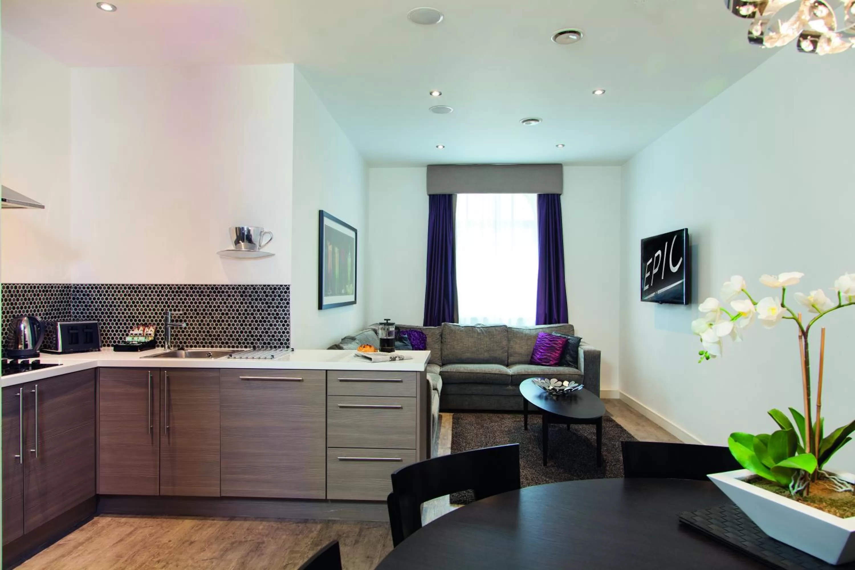 Kitchen or kitchenette in EPIC Apart Hotel - Seel Street