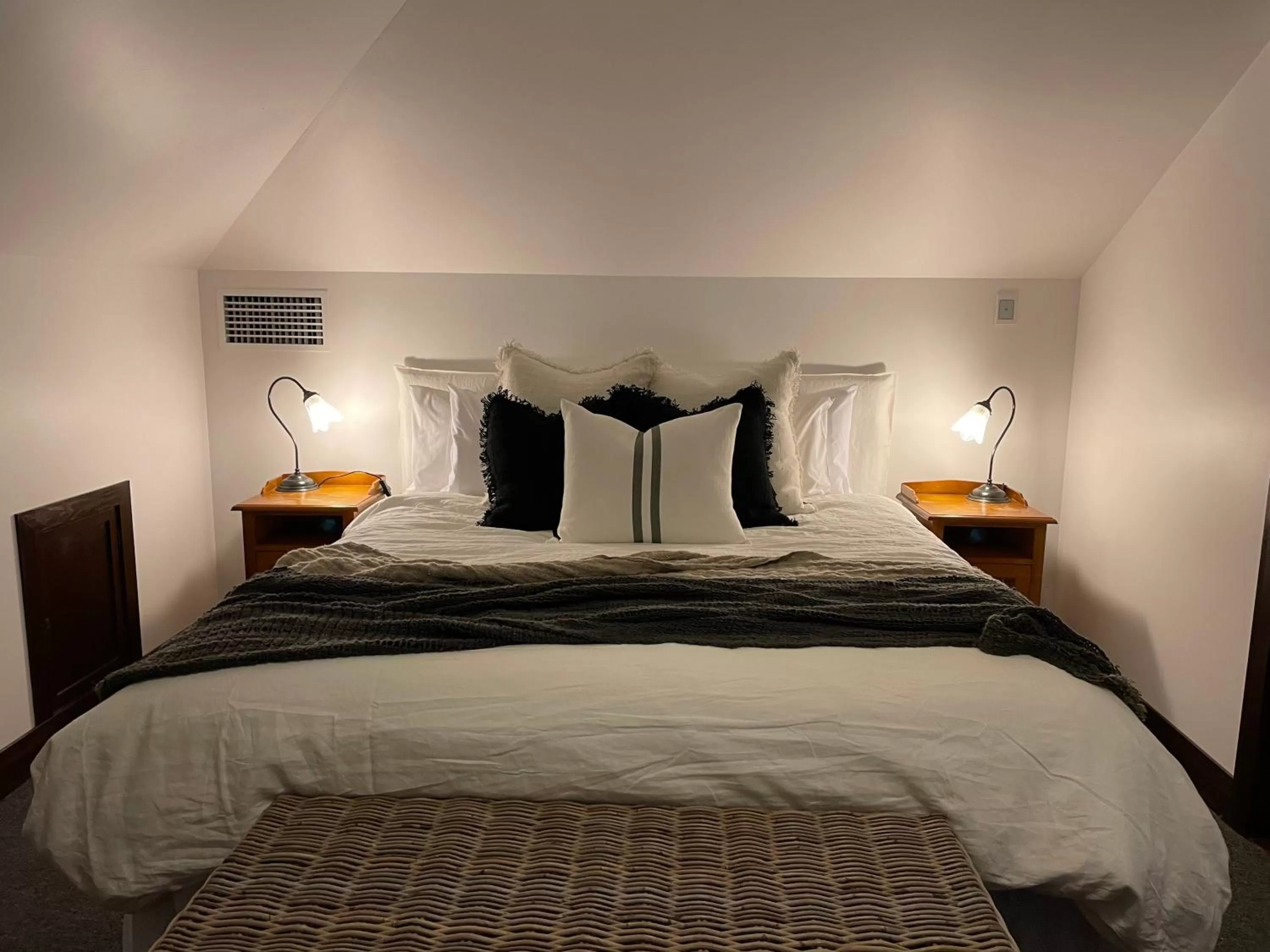 Bed in Ballina Manor Boutique Hotel