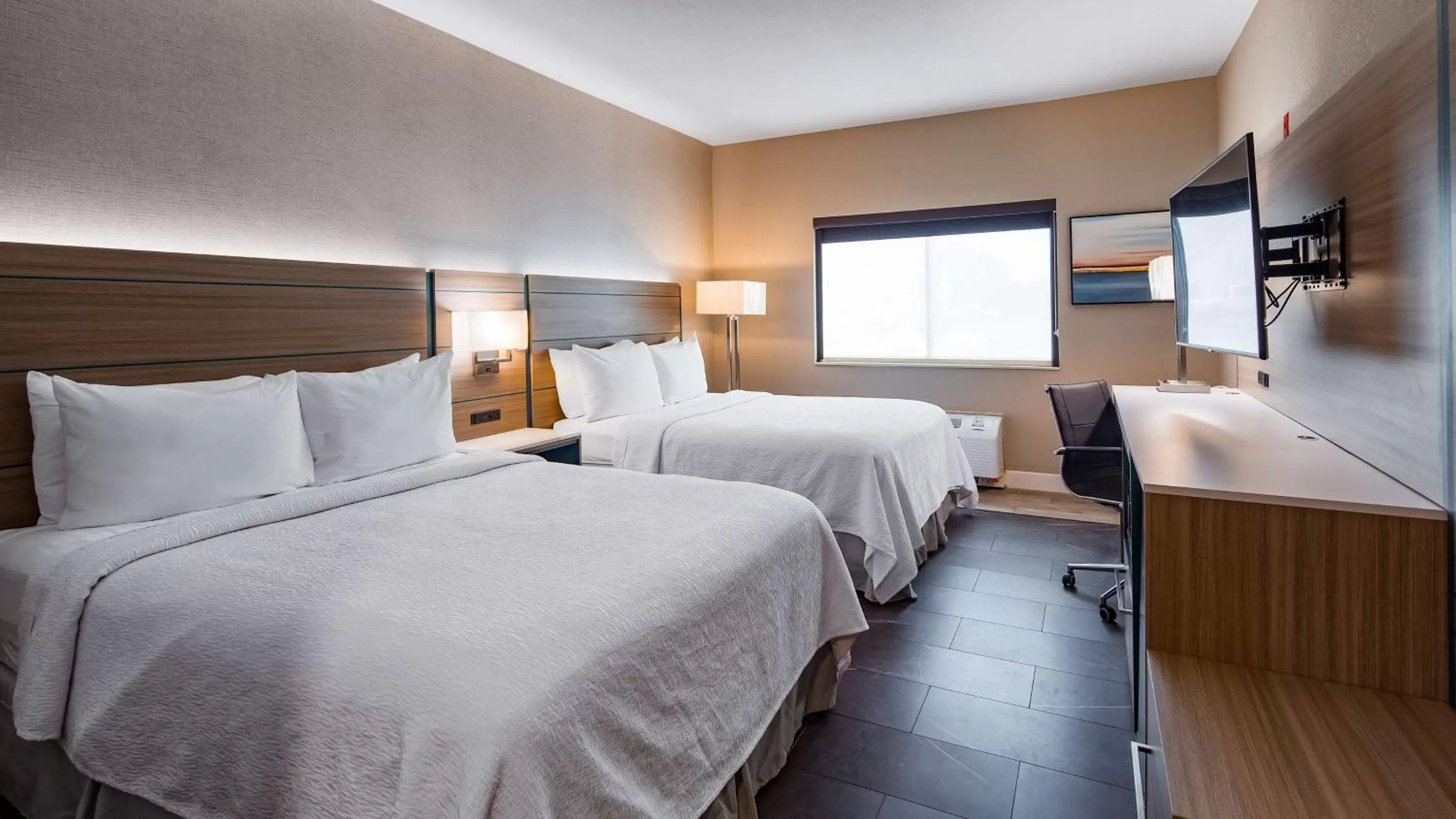 Queen Room with Two Queen Beds and Bath Tub - Disability Access in Best Western Independence Kansas City