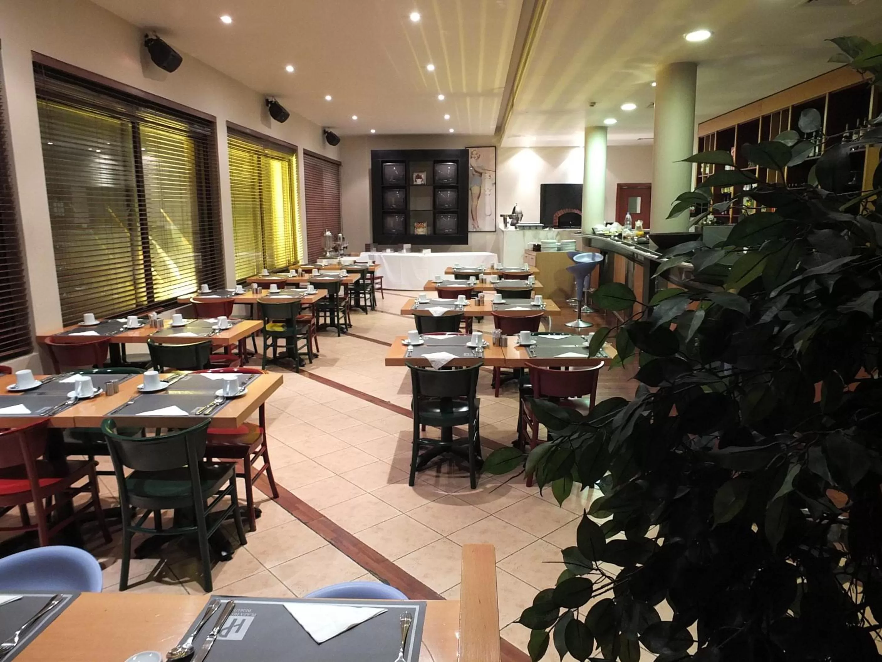 Restaurant/places to eat in Plaza Hotel Beirut