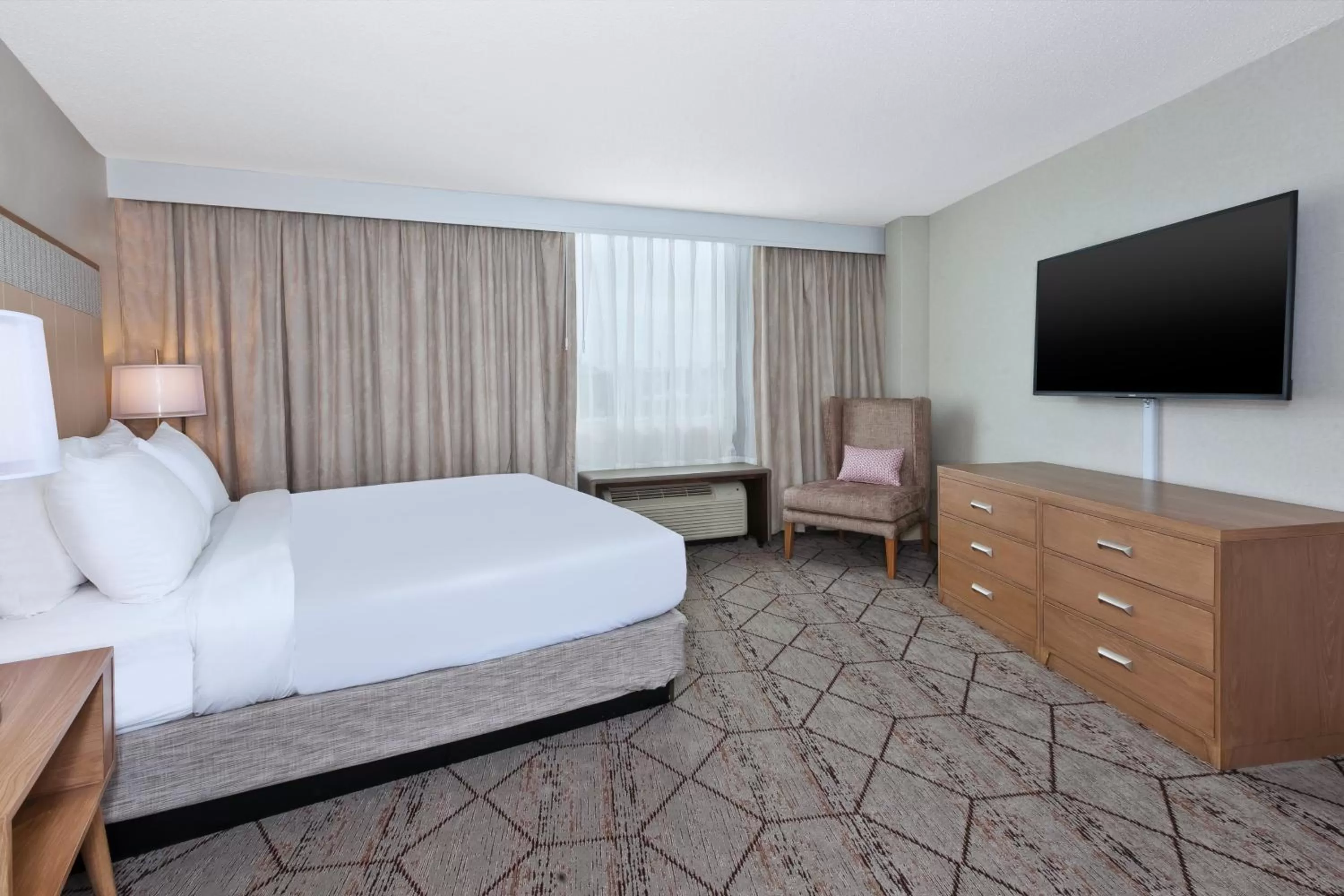 Photo of the whole room in Crowne Plaza Syracuse by IHG