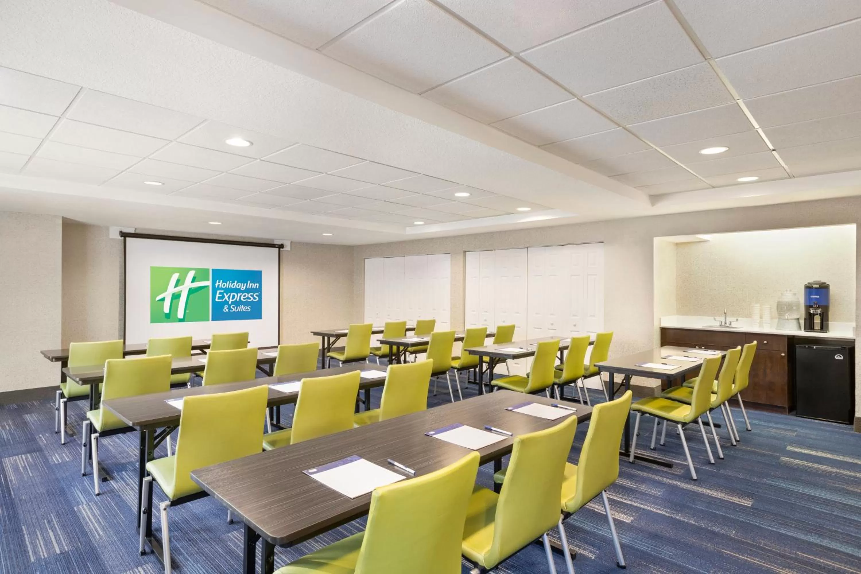 Meeting/conference room in Holiday Inn Express & Suites Sarasota East by IHG