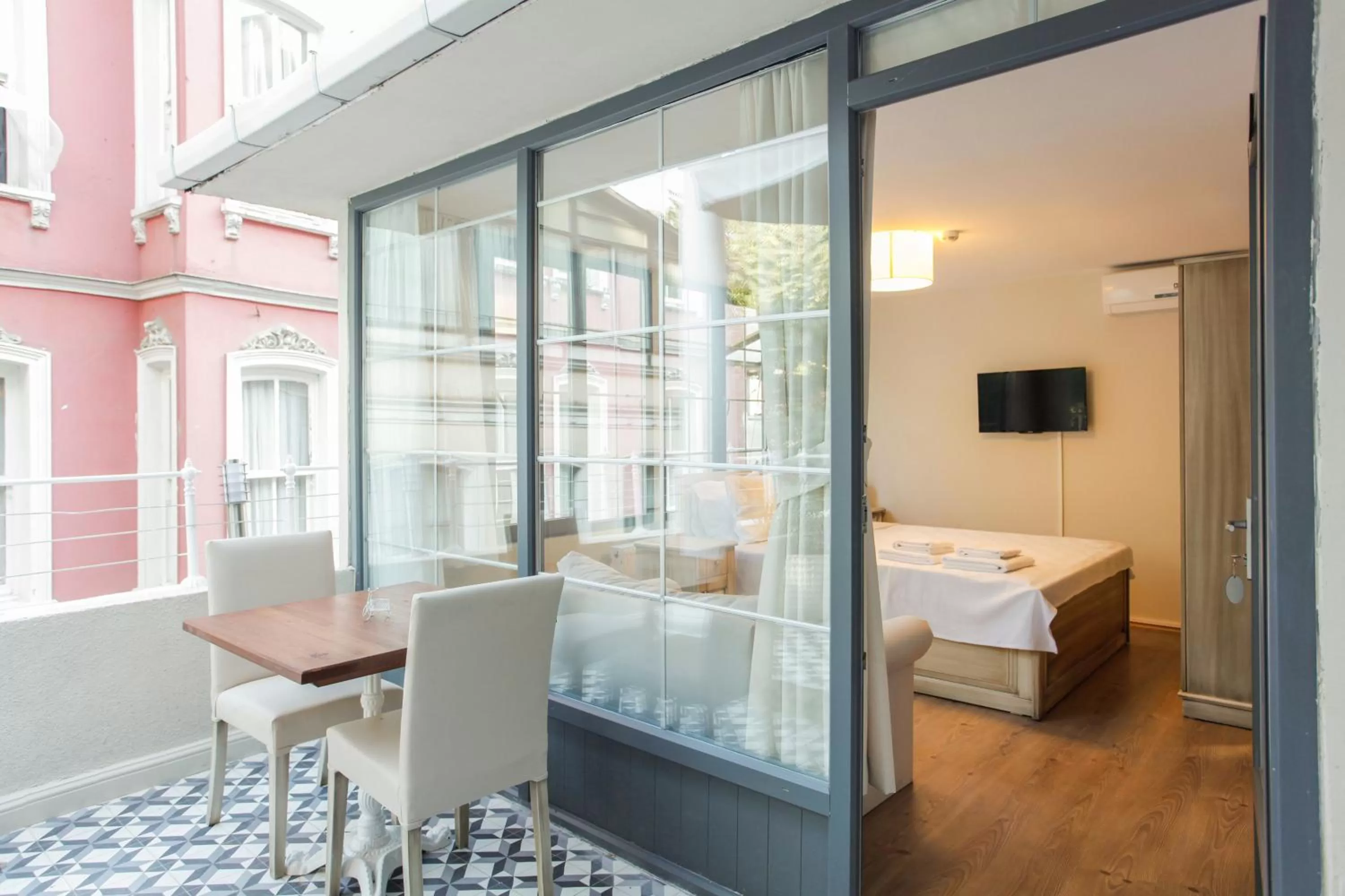 Balcony/Terrace, Bed in The Loft Istanbul