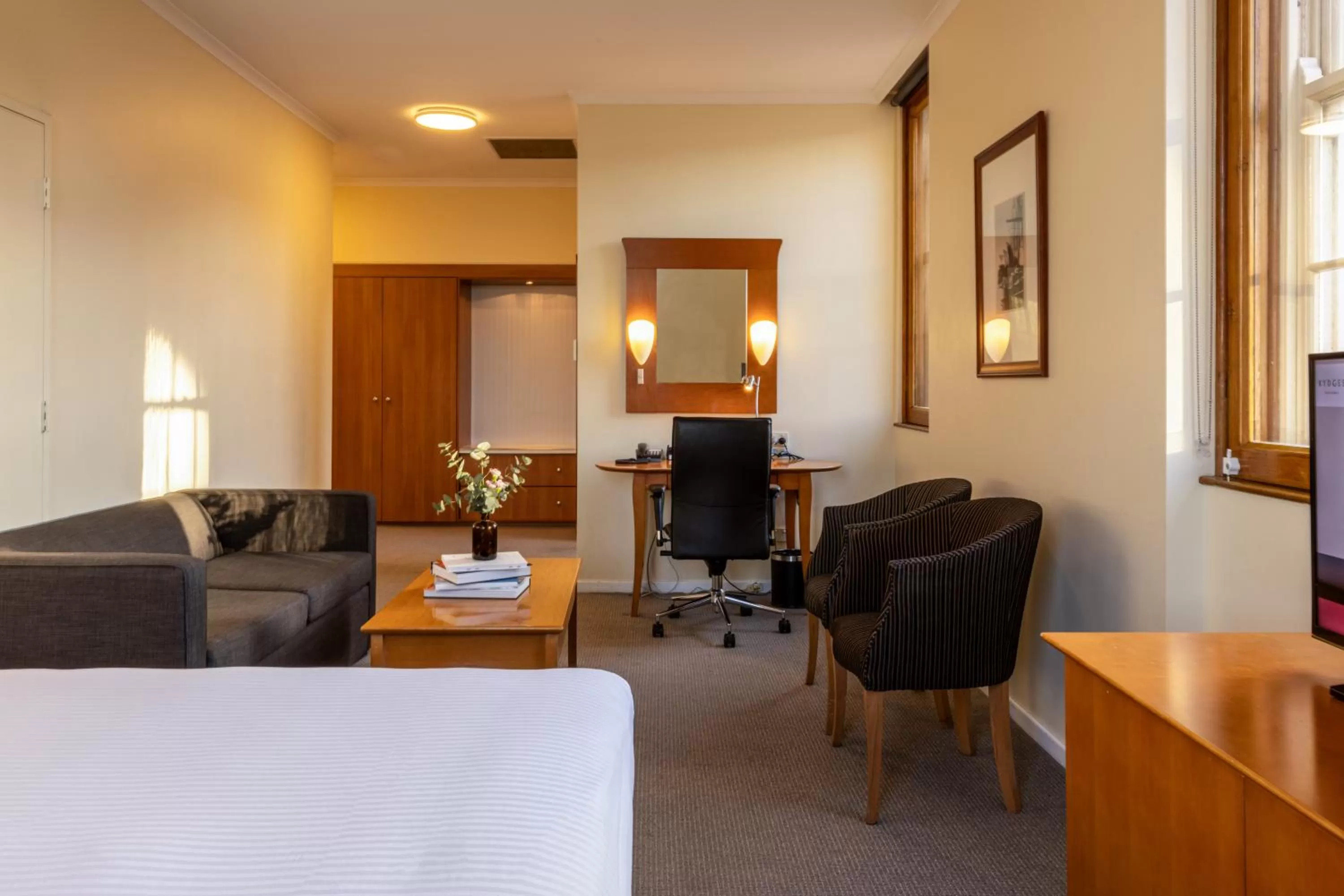 Bedroom, Bed in Sydney Harbour Hotel