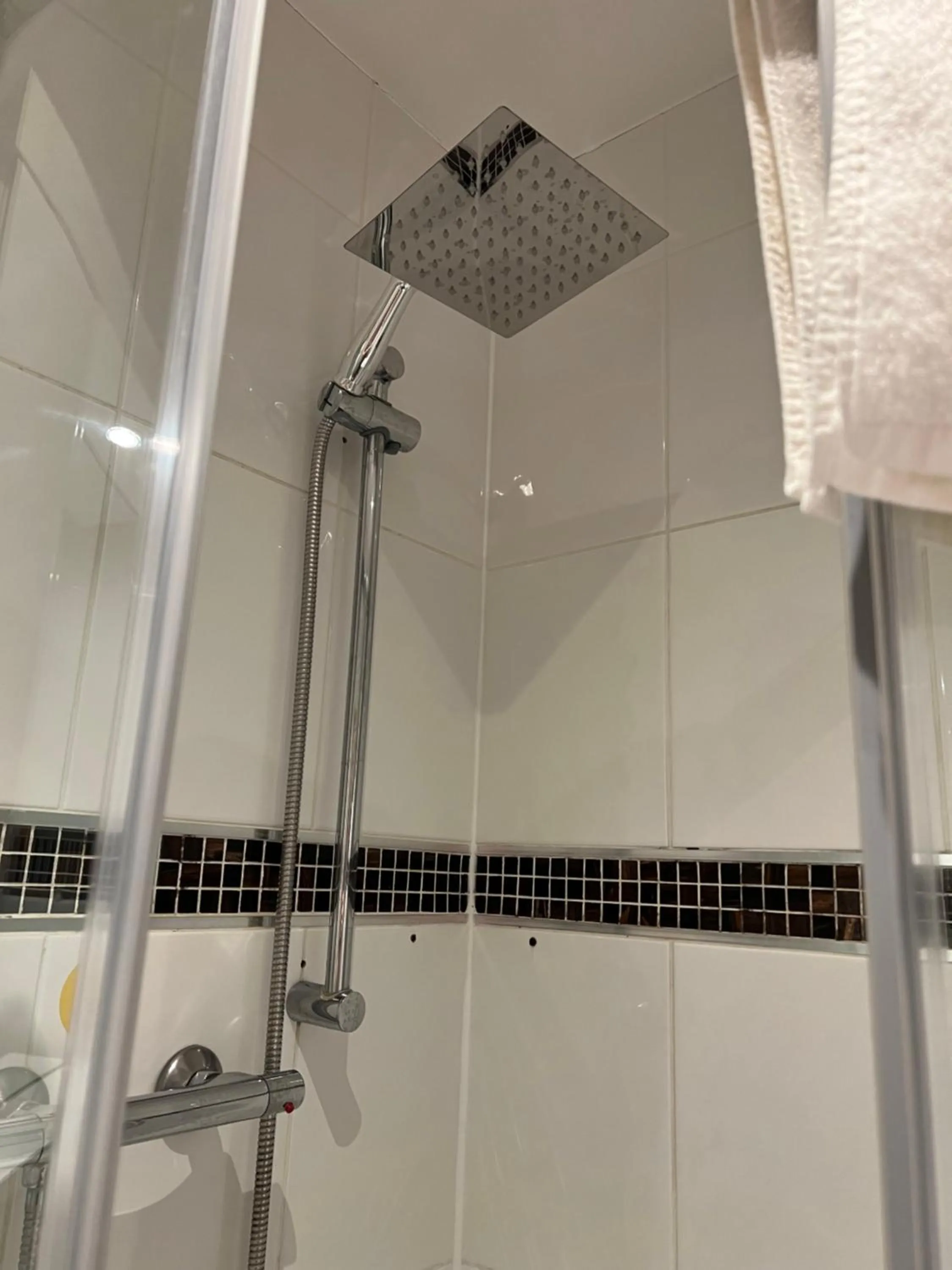 Shower in Southport Metro Hotel