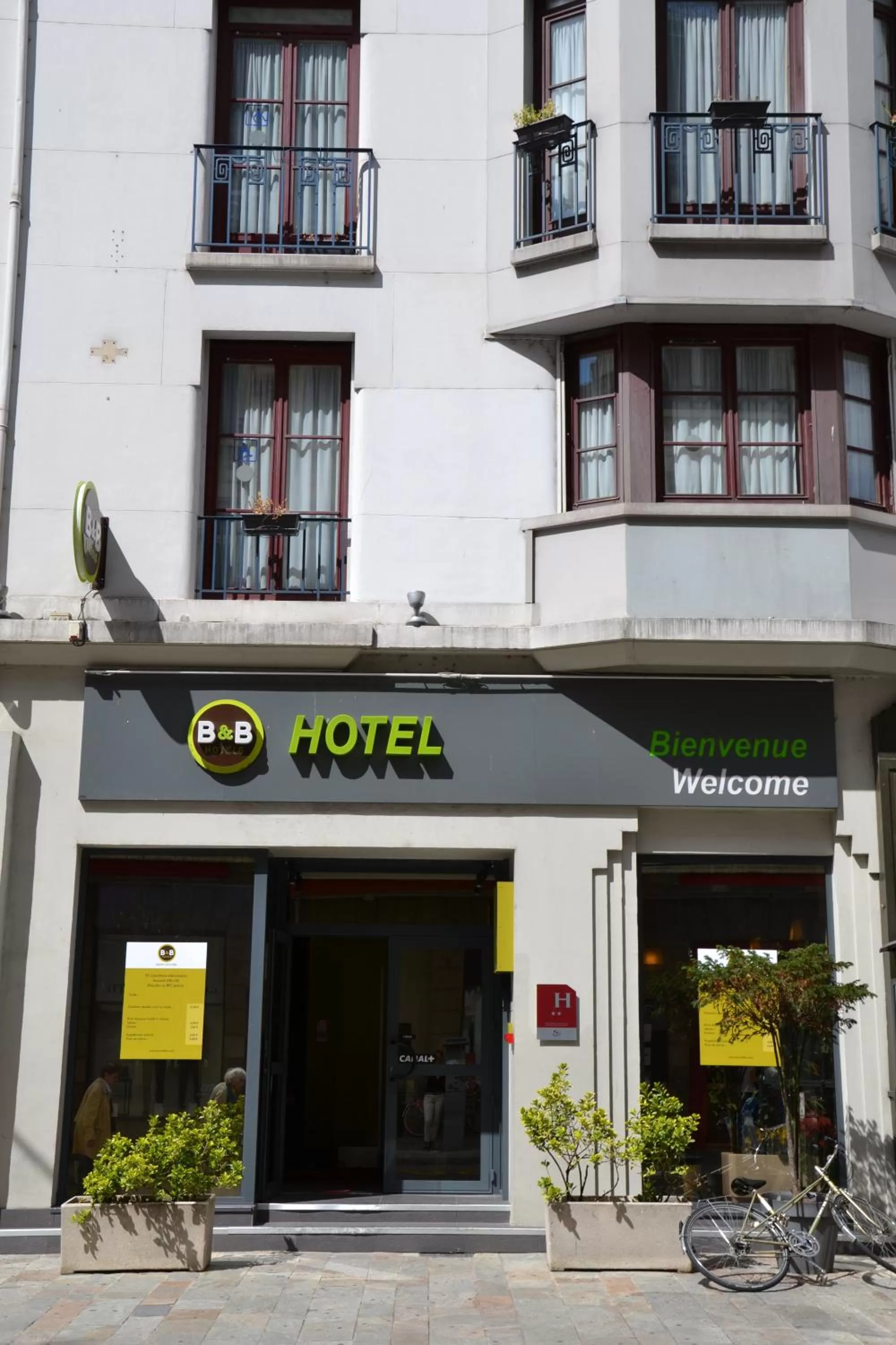 Facade/entrance in B&B HOTEL Dijon Centre