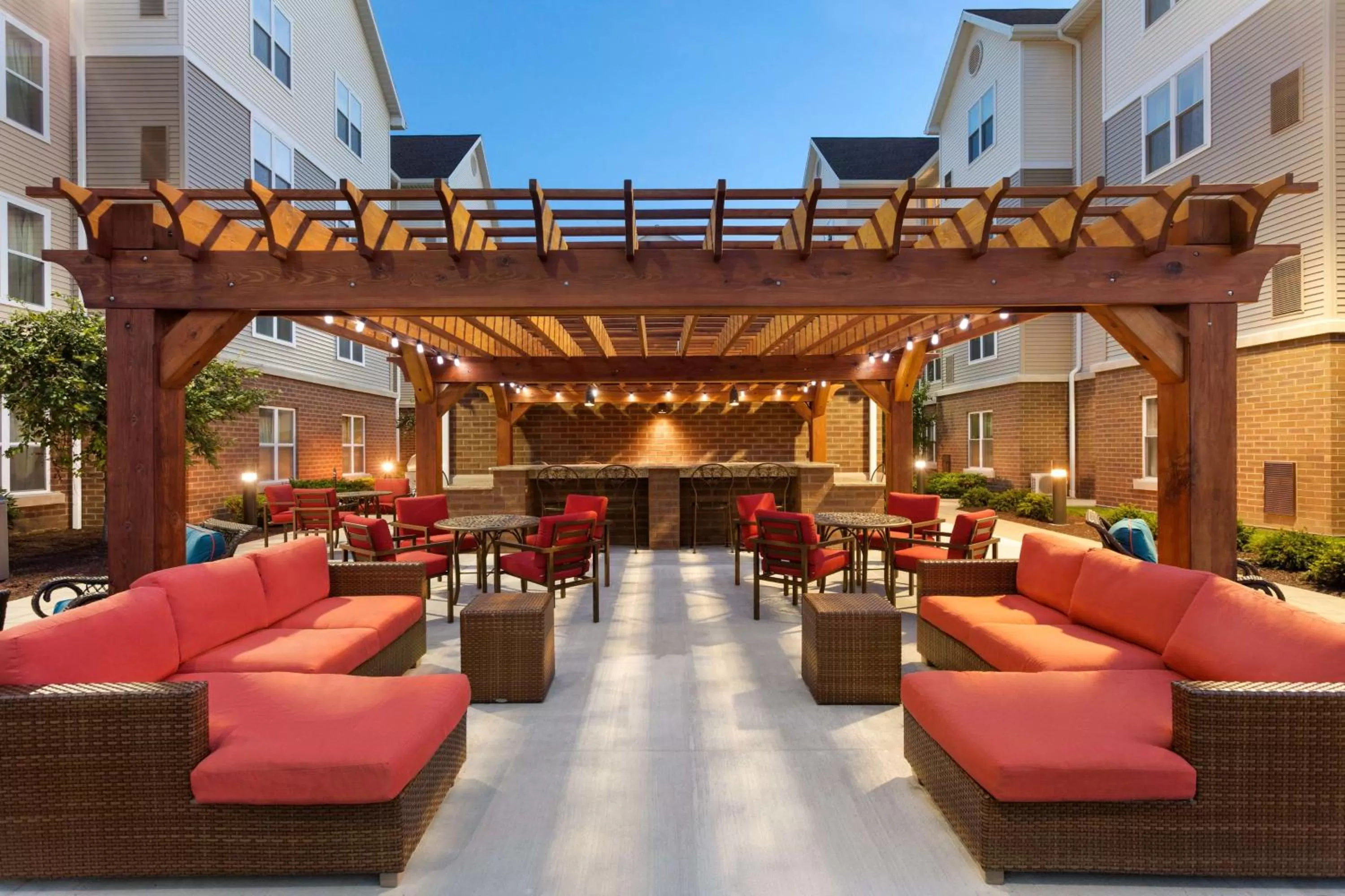 Dining area in Homewood Suites Harrisburg-West Hershey Area