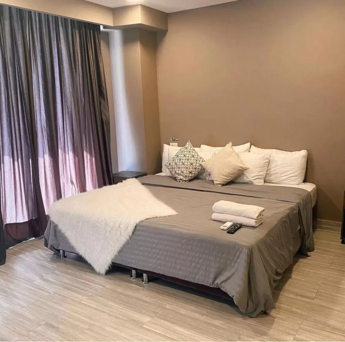 Double Room with Balcony in Bahia 79 Apartasuites Cerca al Centro Double Room with Balcony in Bahia 79 Apartasuites Cerca al Centro