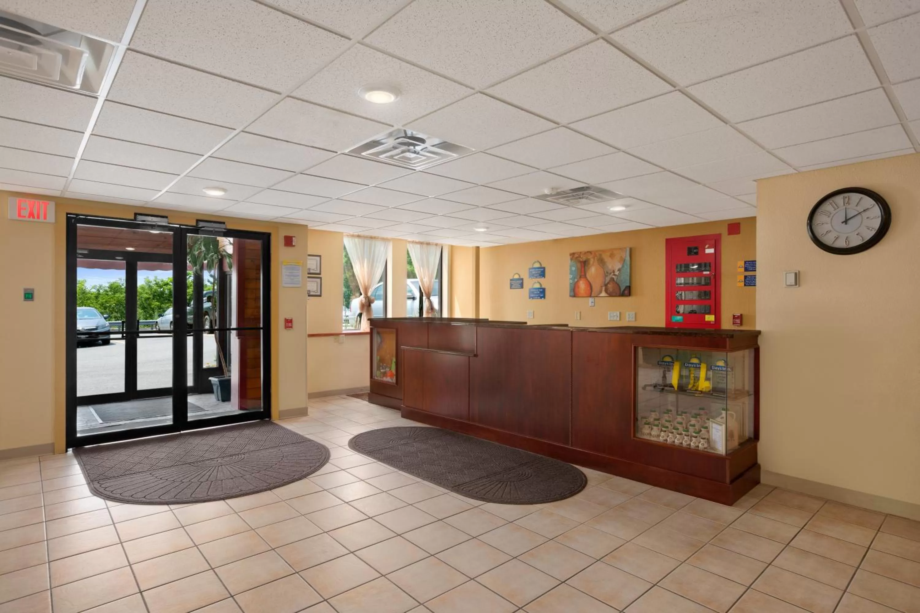Lobby or reception, Lobby/Reception in Days Inn by Wyndham Colchester Burlington