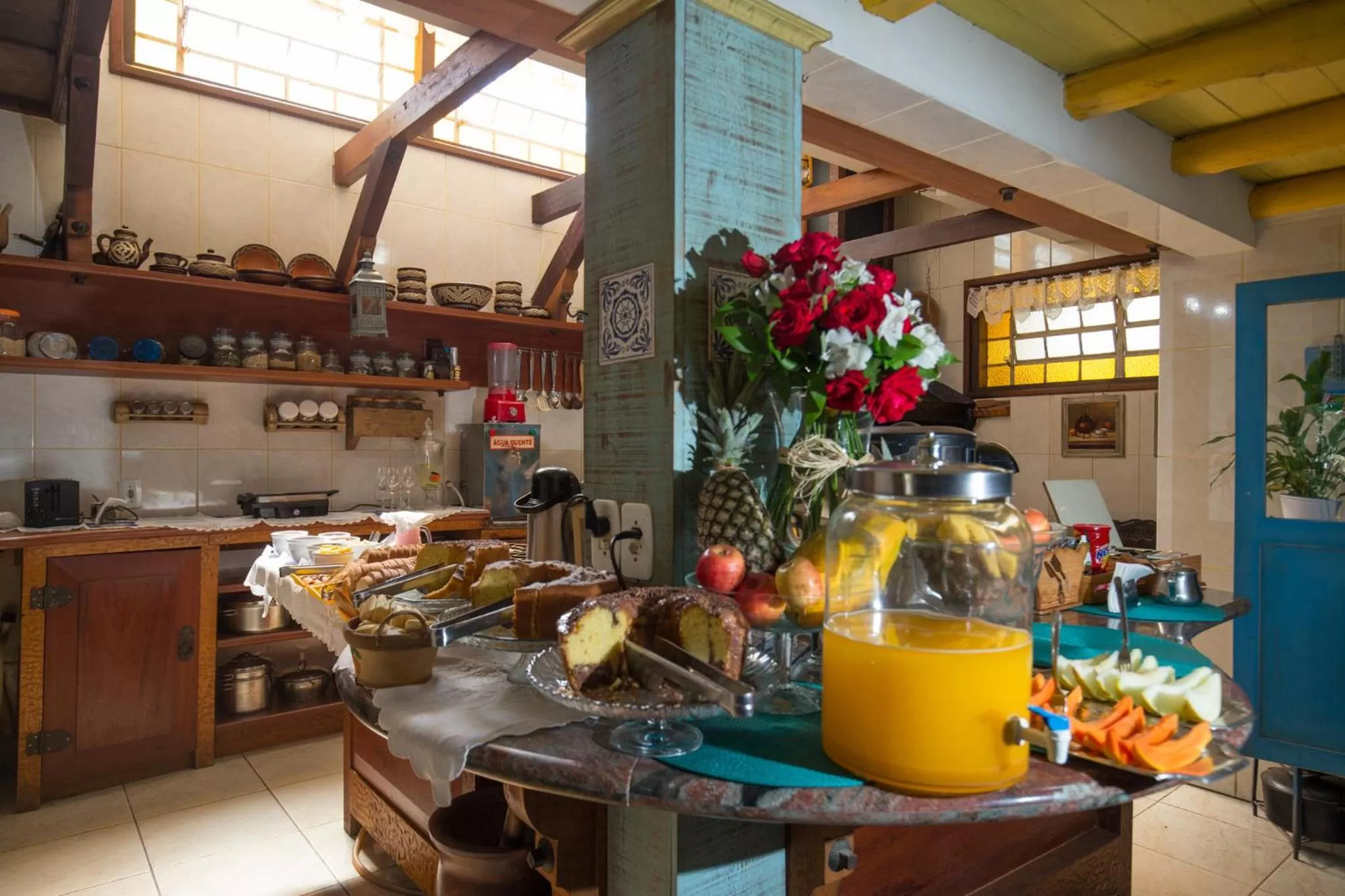 Restaurant/places to eat in Hotel Chácara das Flores