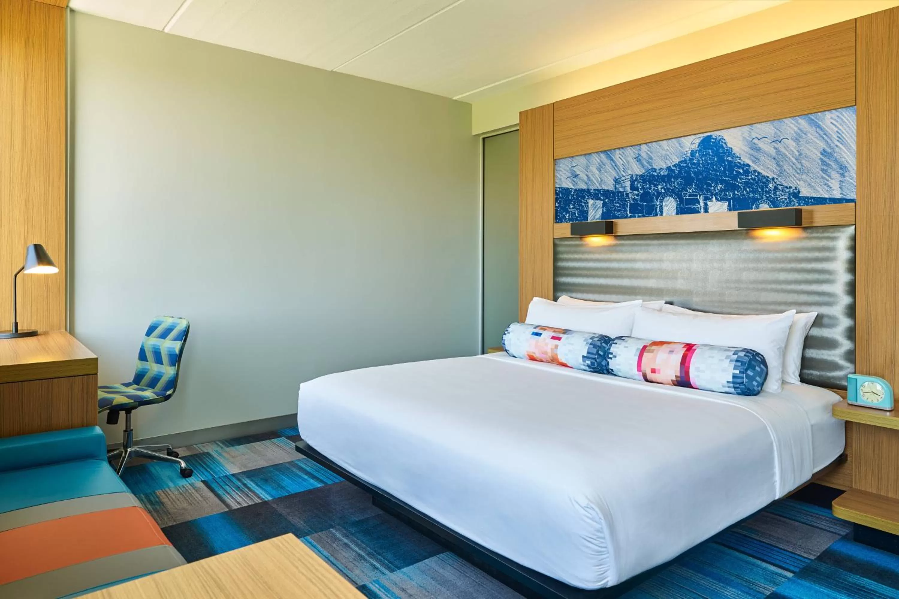 King Room - Hearing Accessible in Aloft San Antonio Airport