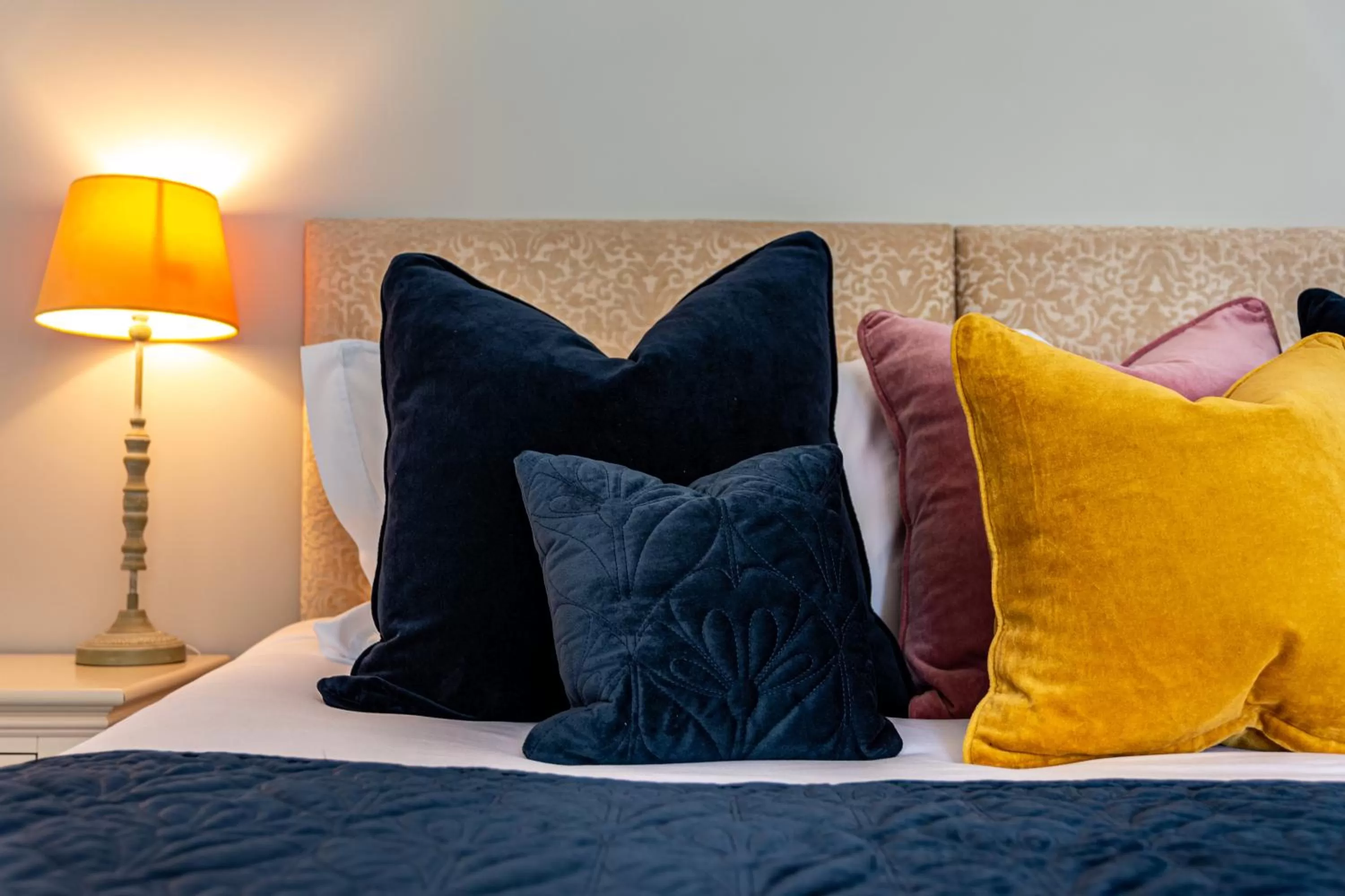 Bed in Apple Tree Bed and Breakfast