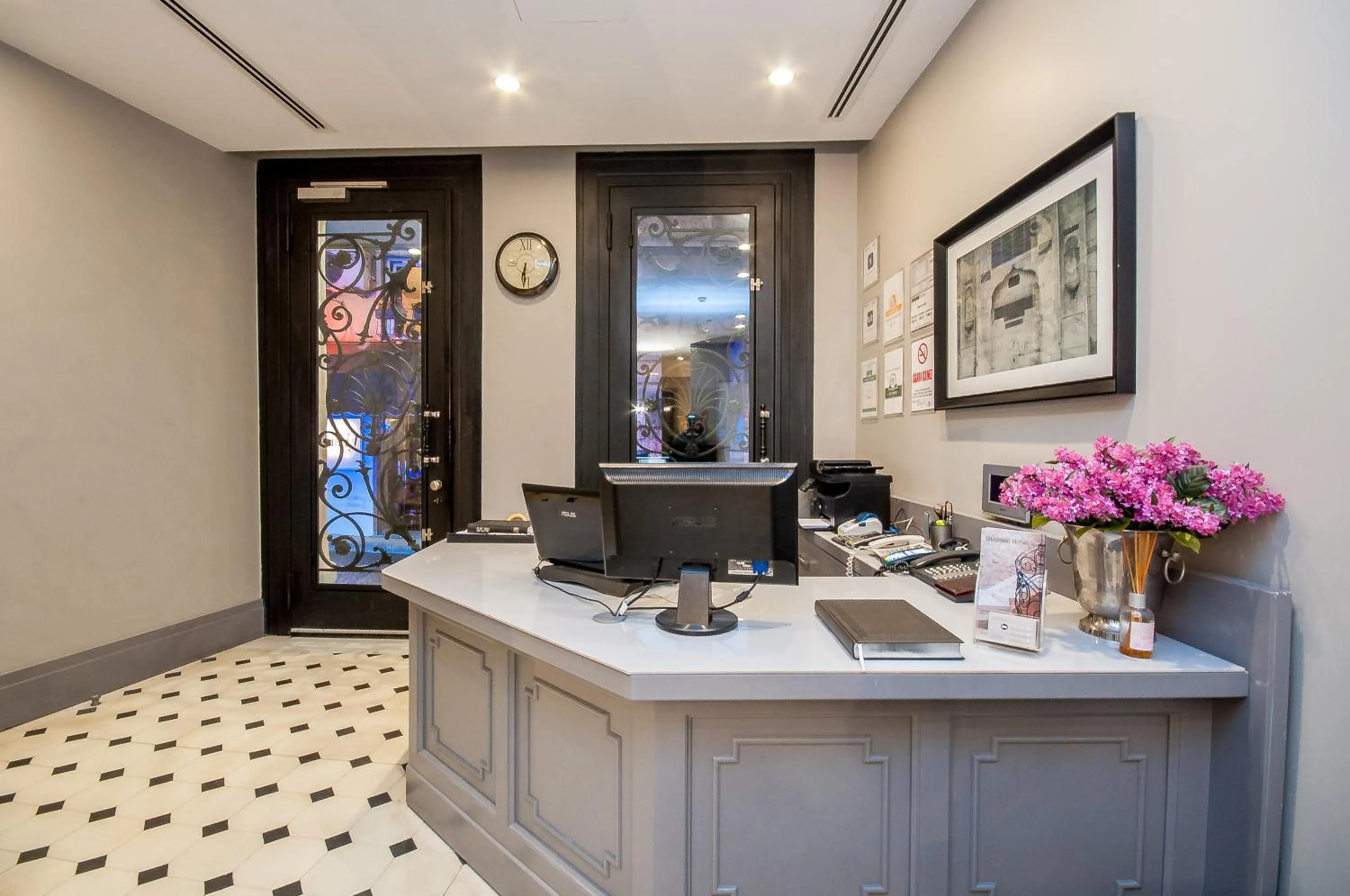 Lobby or reception in Taksim Prelude Hotel