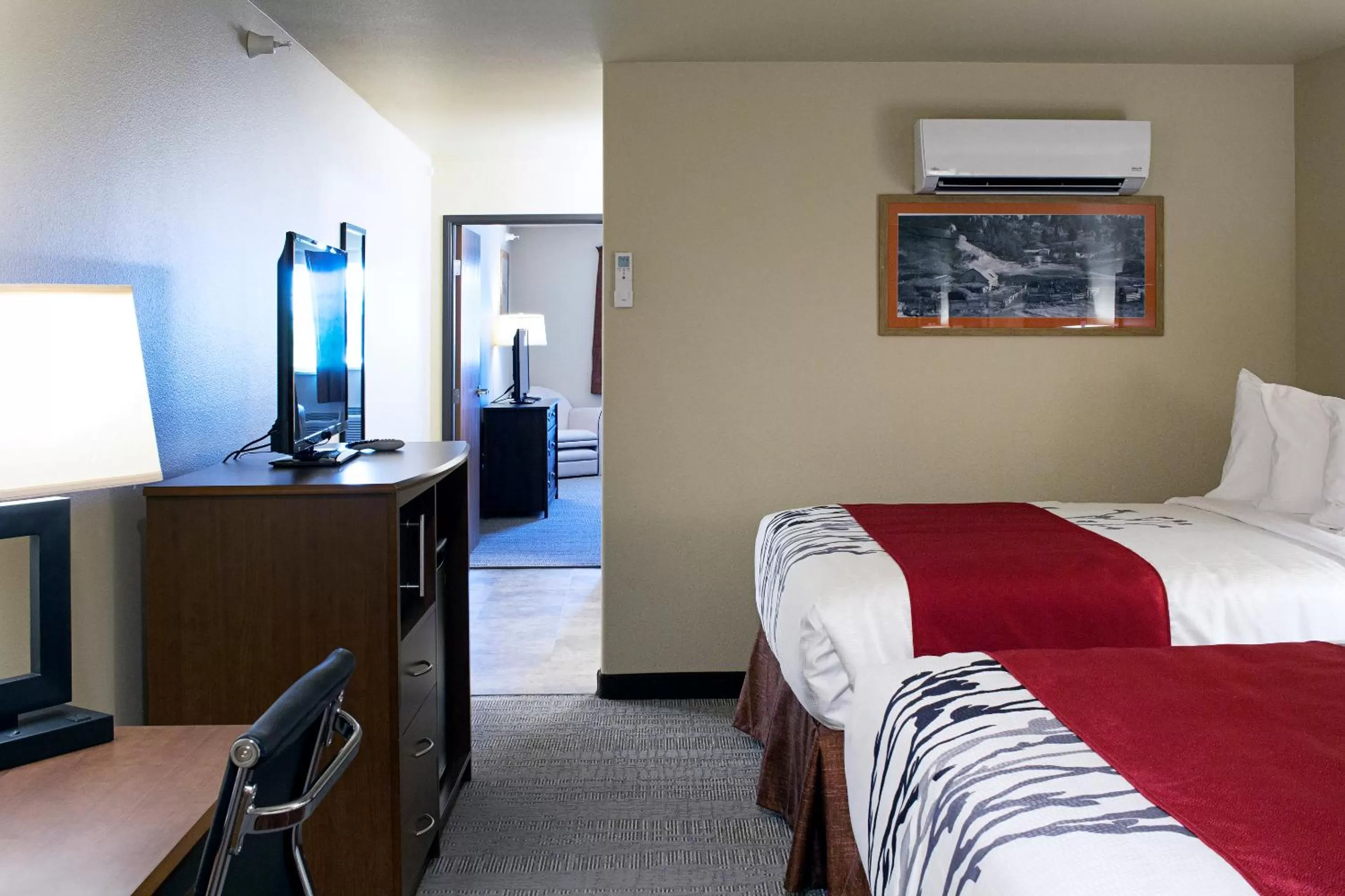 Bedroom, Bed in Newcastle Lodge & Convention Center