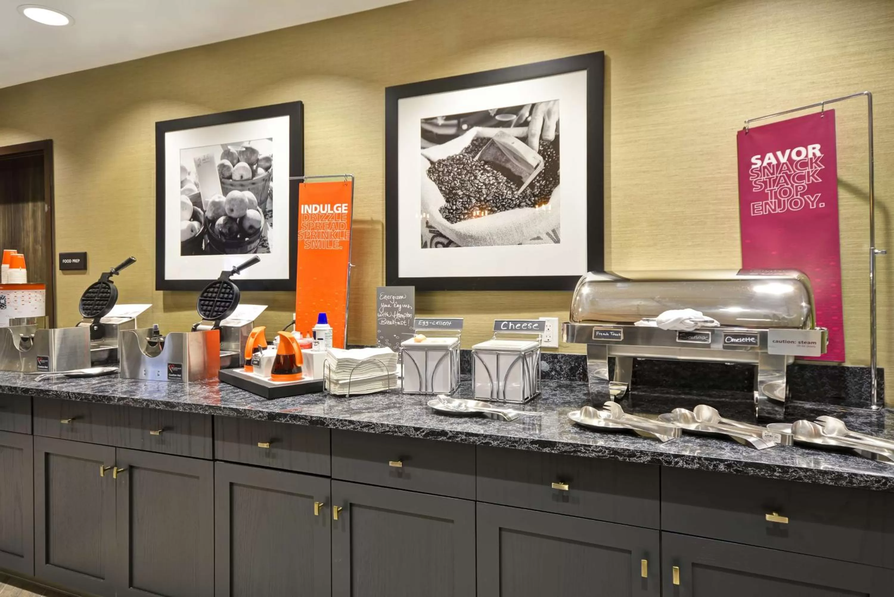 Restaurant/places to eat in Hampton Inn & Suites Detroit/Warren