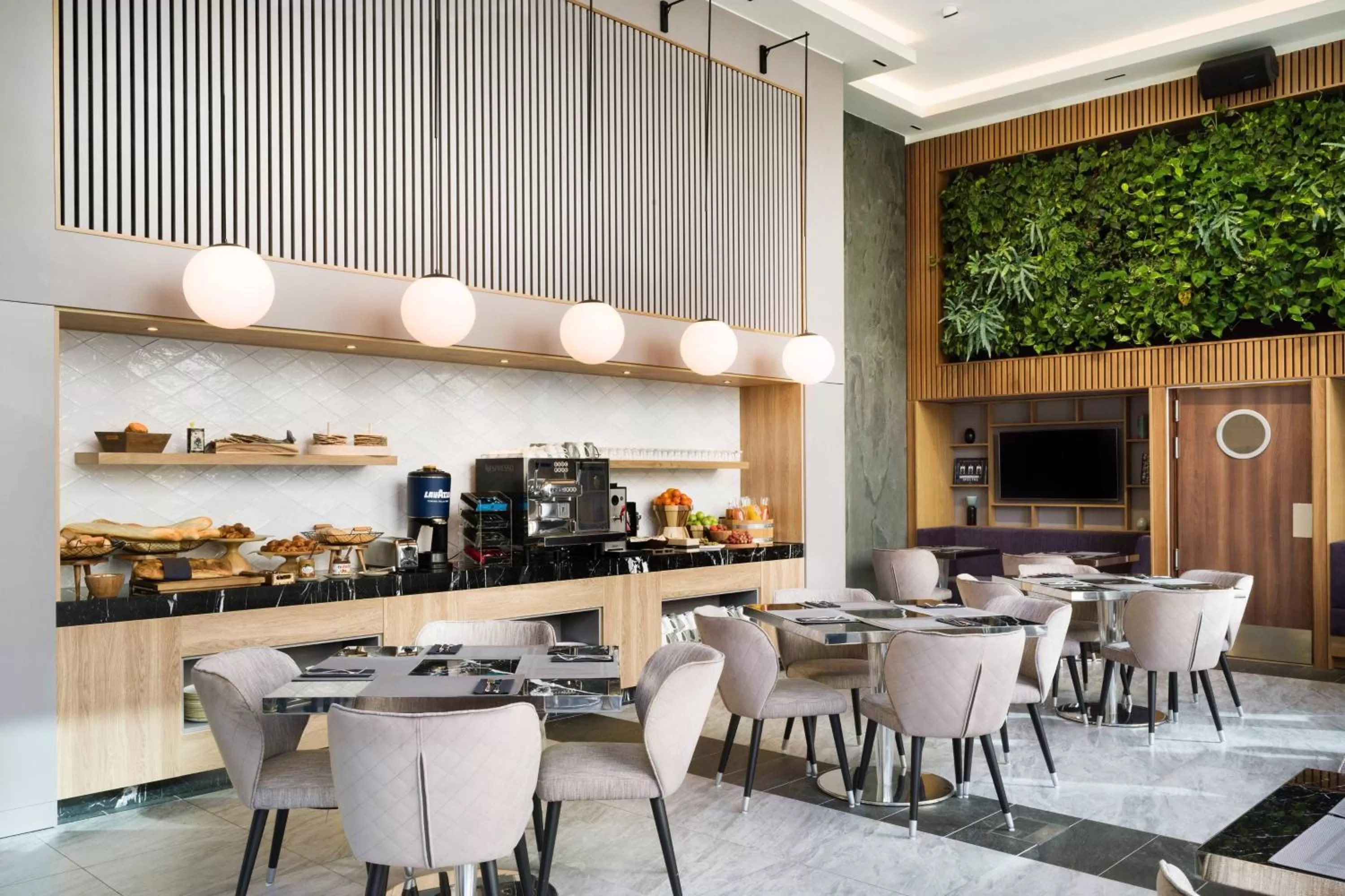 Restaurant/places to eat in AC Hotel by Marriott Stockholm Ulriksdal