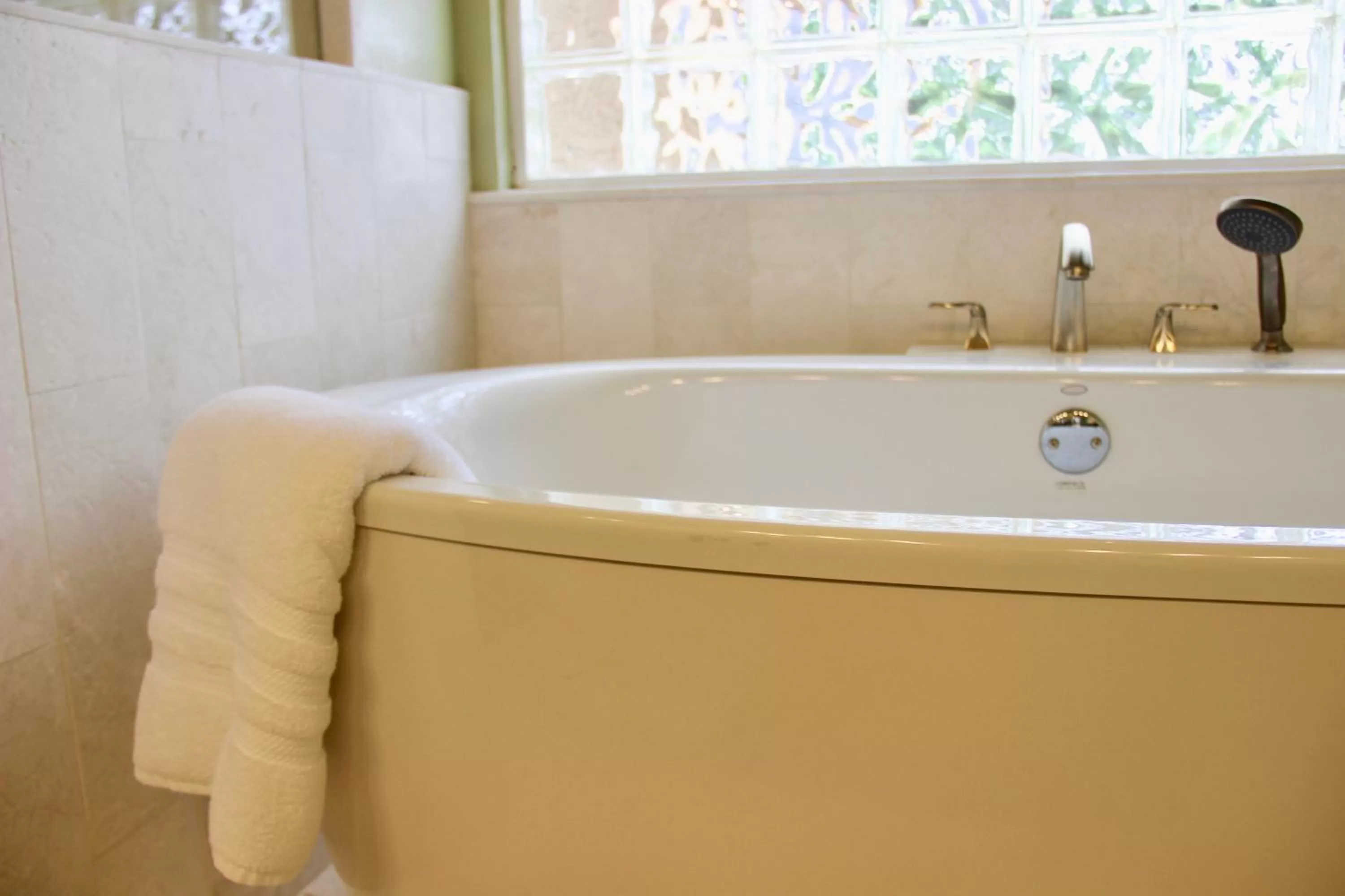 Bath, Bathroom in Maple Creek Bed&Breakfast