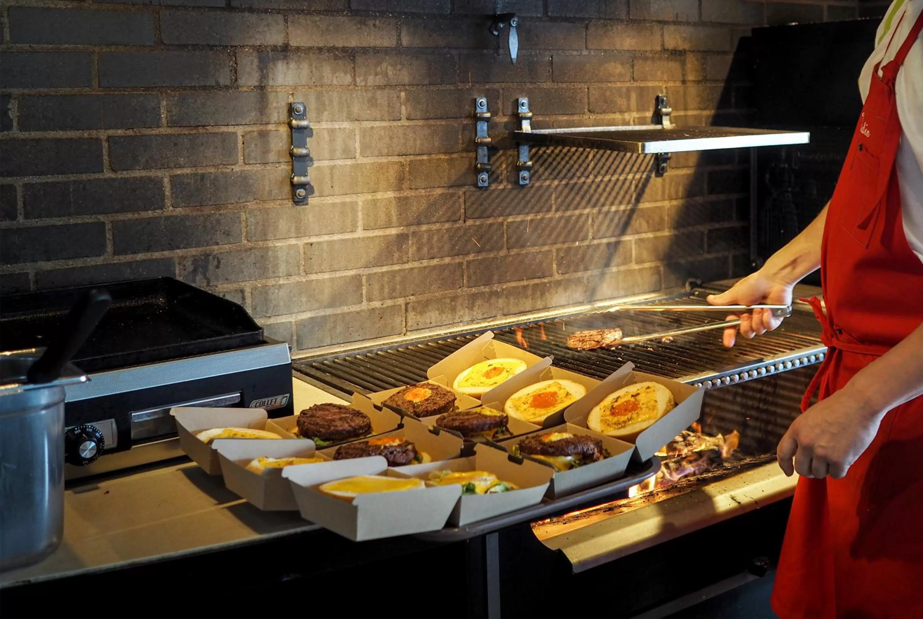 Food and drinks in ibis Orange Centre Echangeur A7 A9