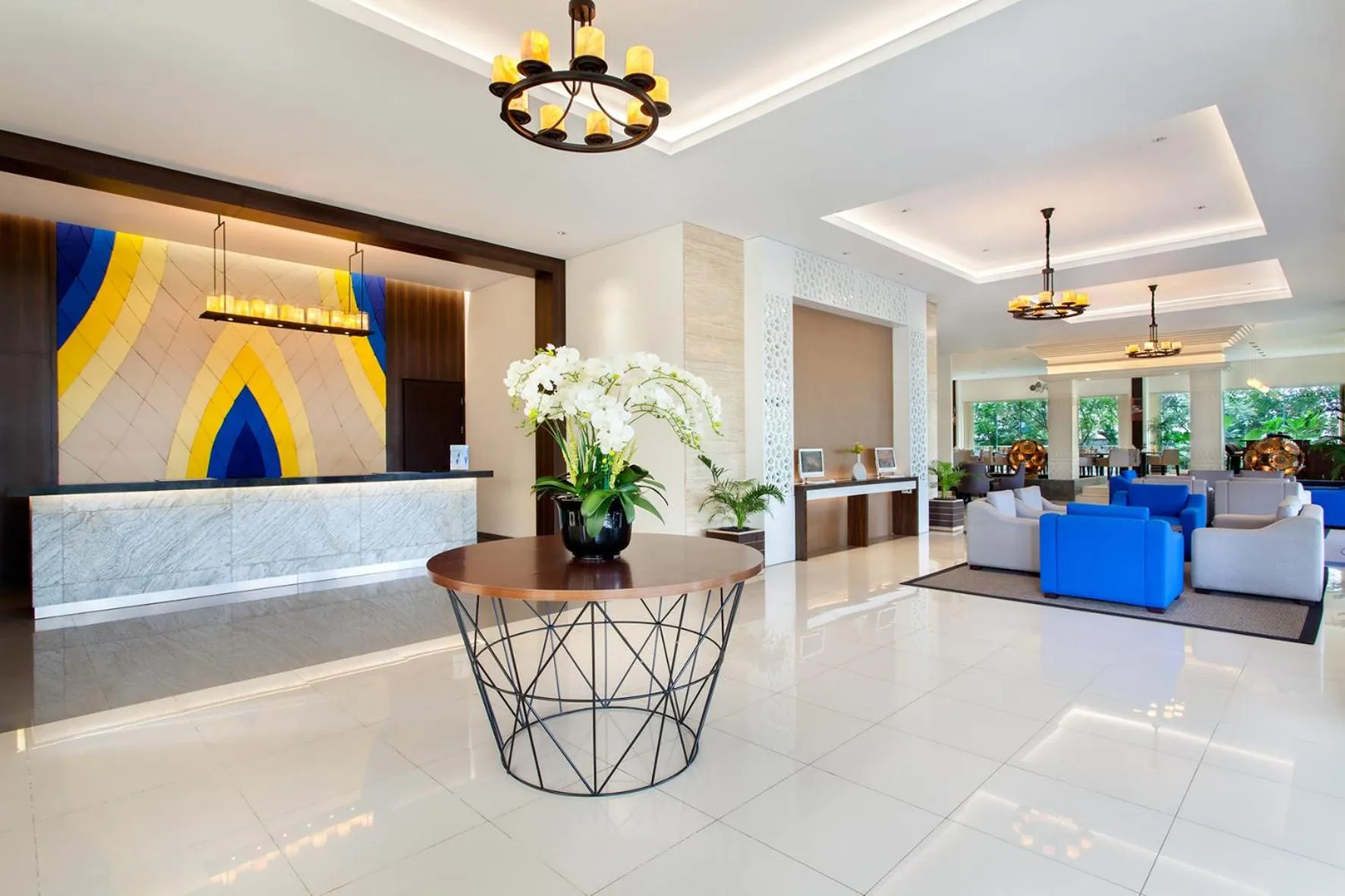 Lobby or reception in Days Hotel & Suites by Wyndham Jakarta Airport