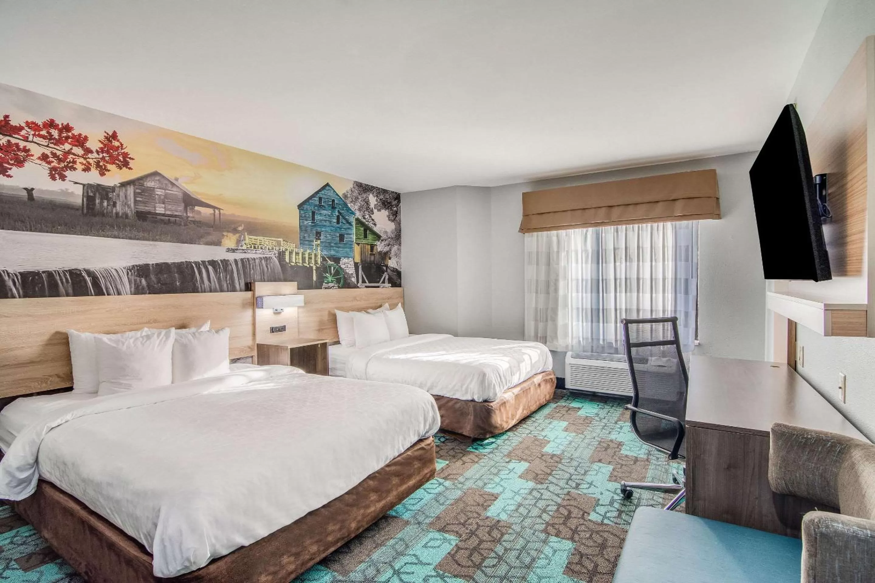 Photo of the whole room, Bed in Clarion Pointe Wake Forest - Raleigh North