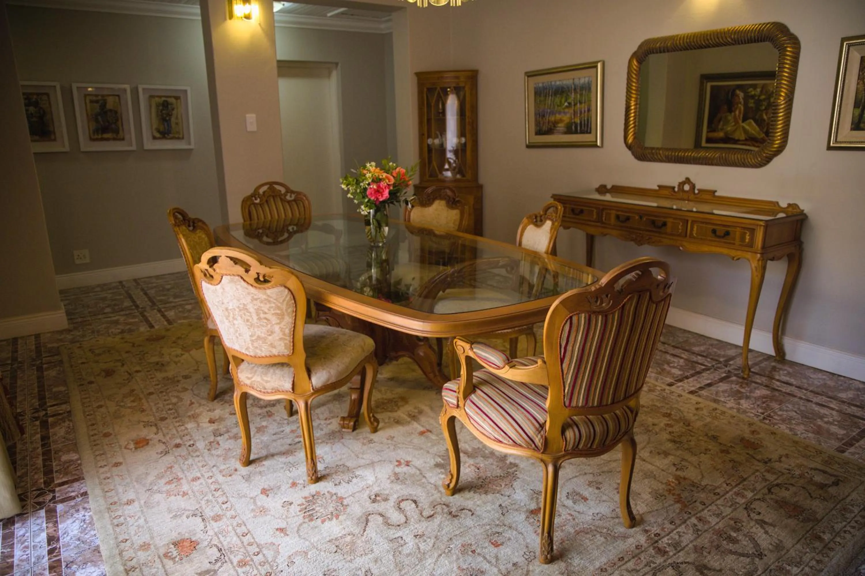 Breakfast in Royal Ridge Guesthouse