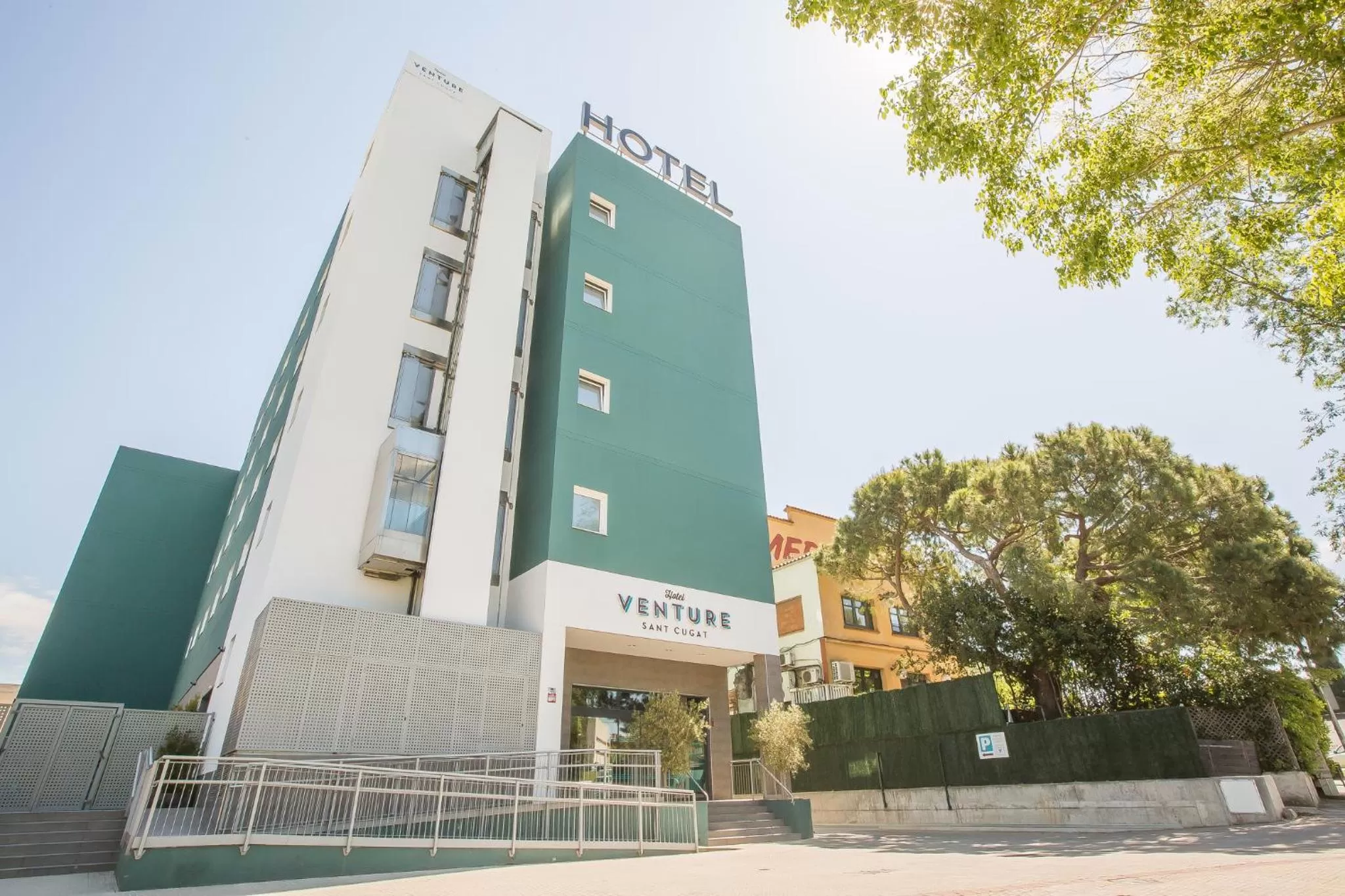 Facade/entrance in Hotel Venture Sant Cugat
