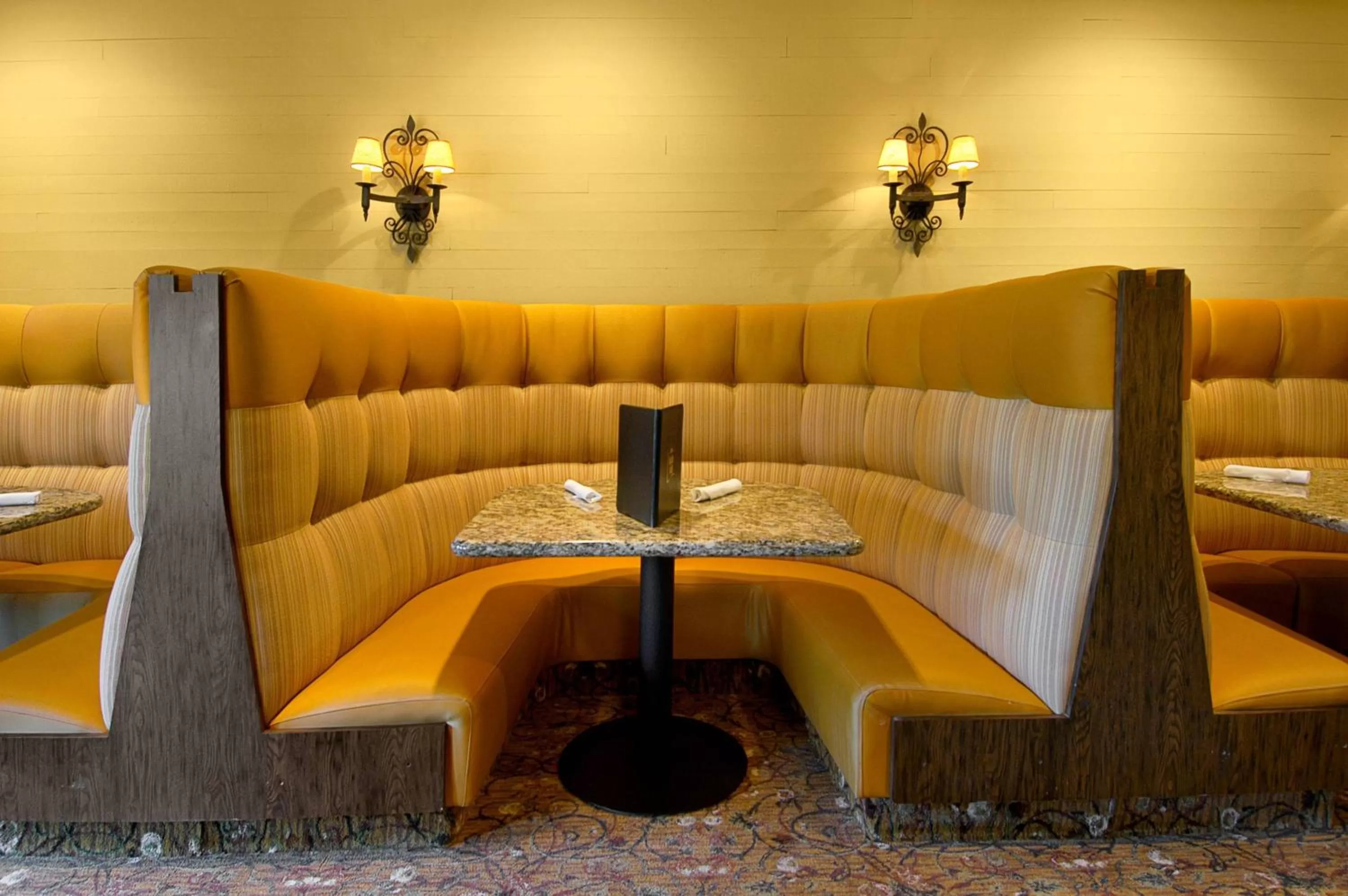 Lounge or bar in Red Lion Hotel Kelso