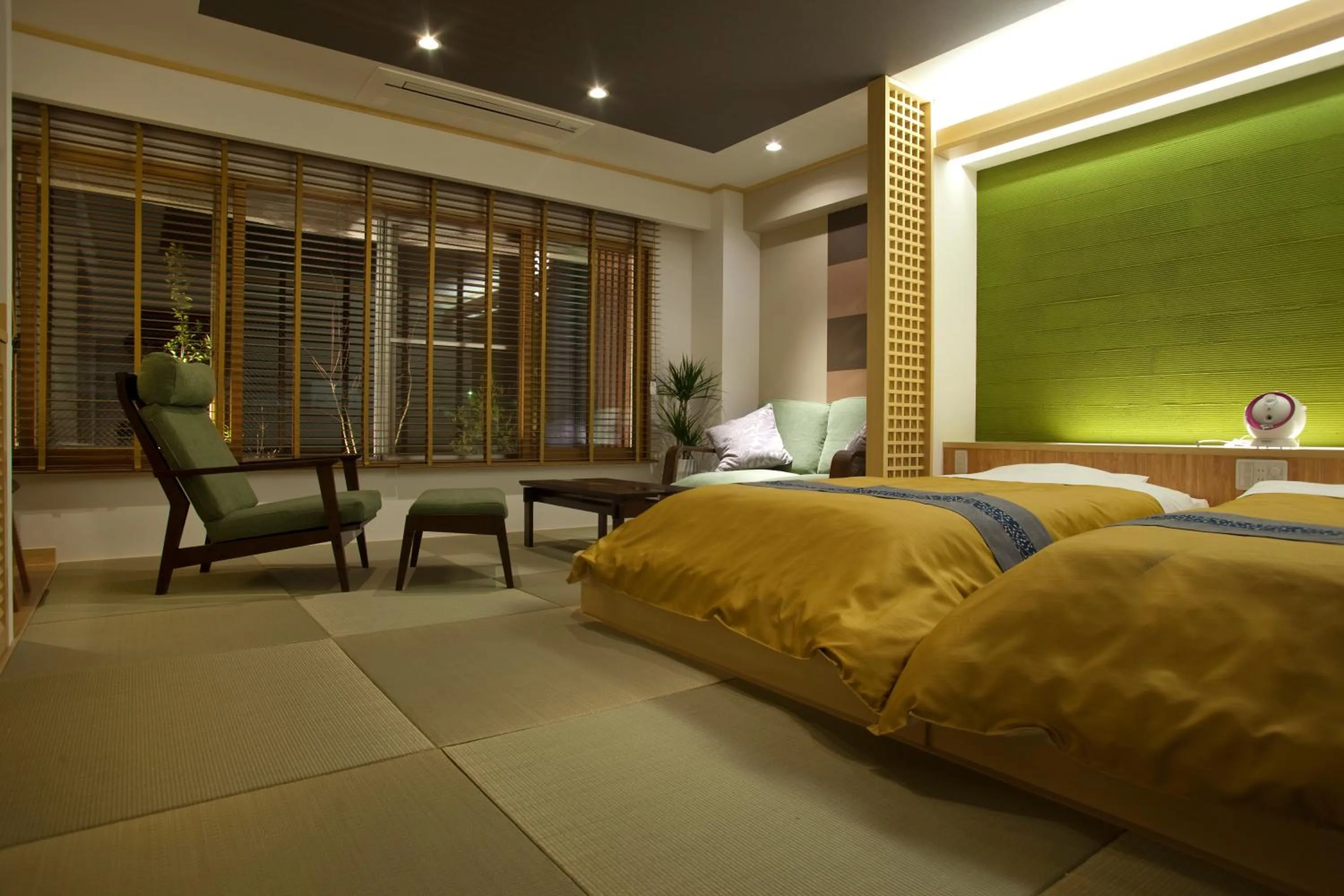 Photo of the whole room, Bed in Sakaeya