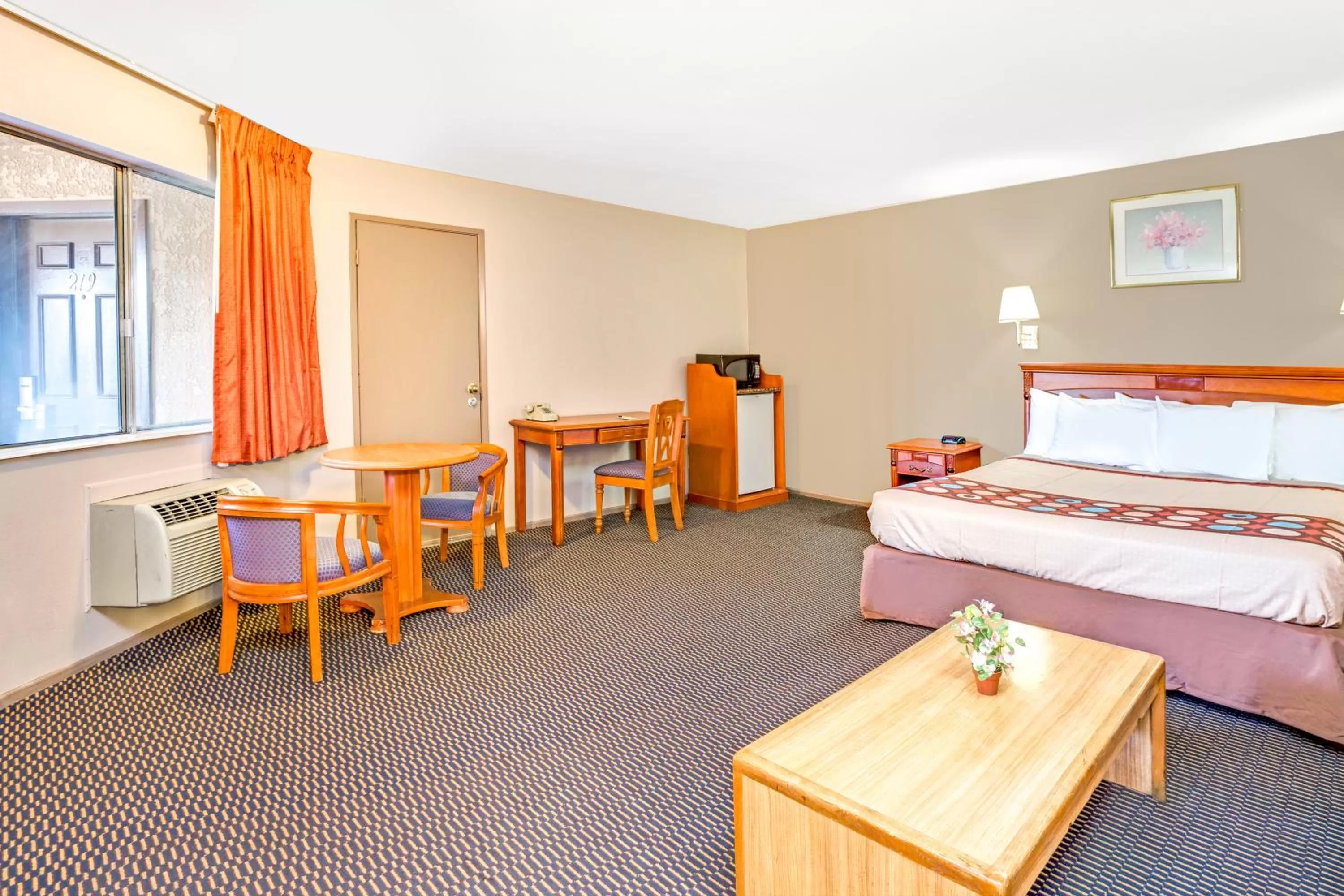 Lobby or reception, Bed in Super 8 by Wyndham Upland Ontario CA