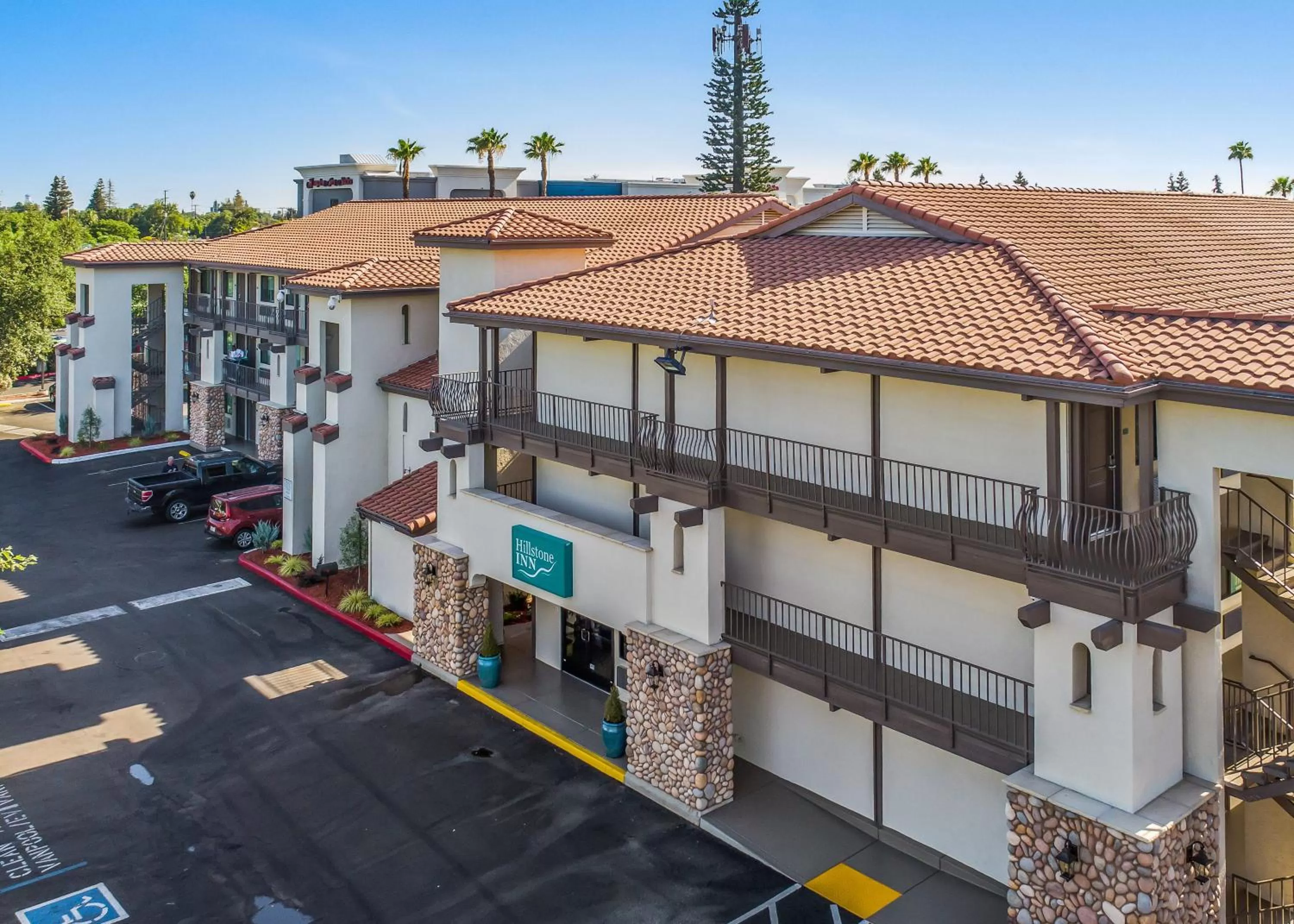 Property building in Hillstone Inn Tulare, an Ascend Collection Hotel