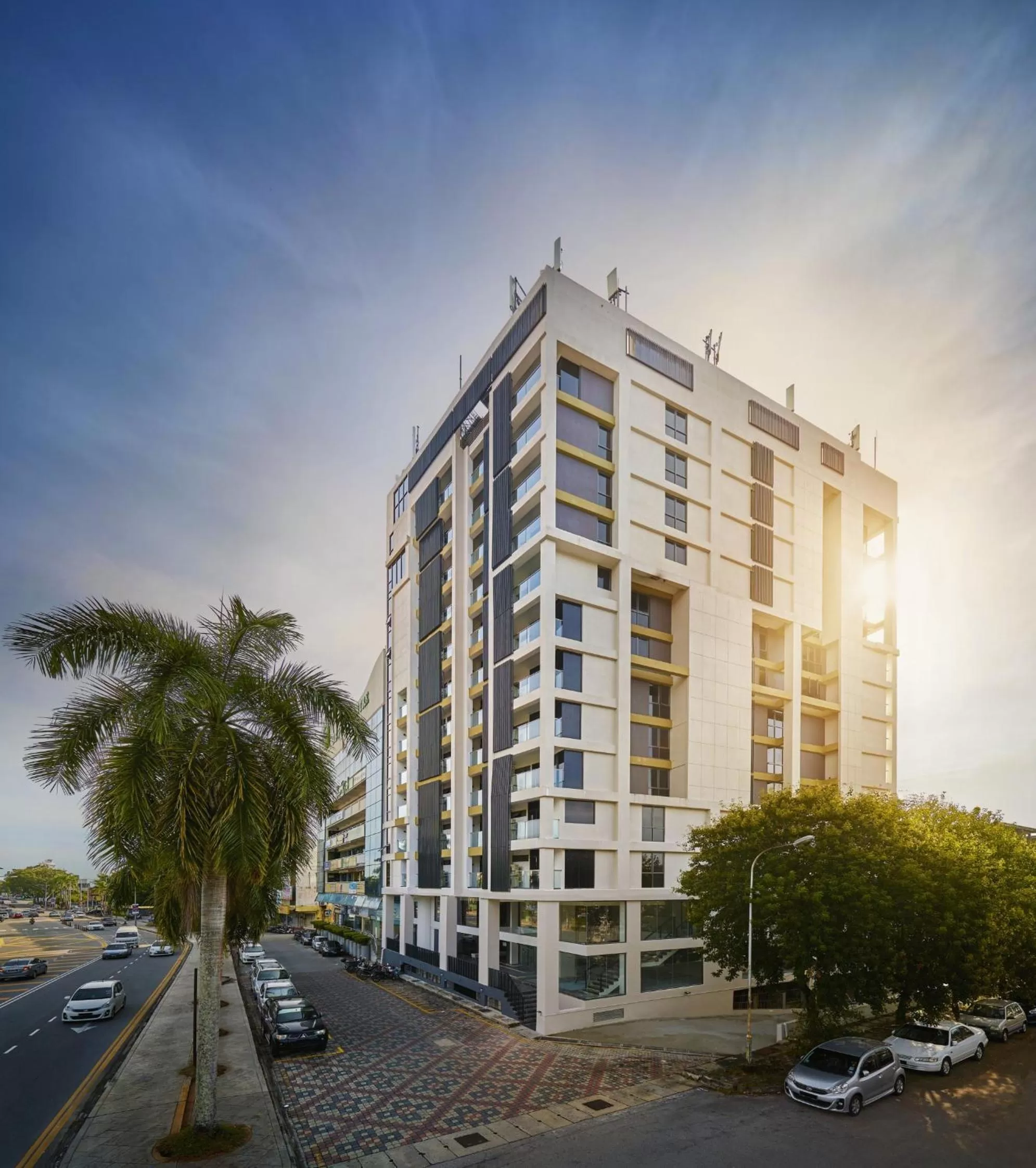 Facade/entrance, Property Building in Tropics Eight Suites