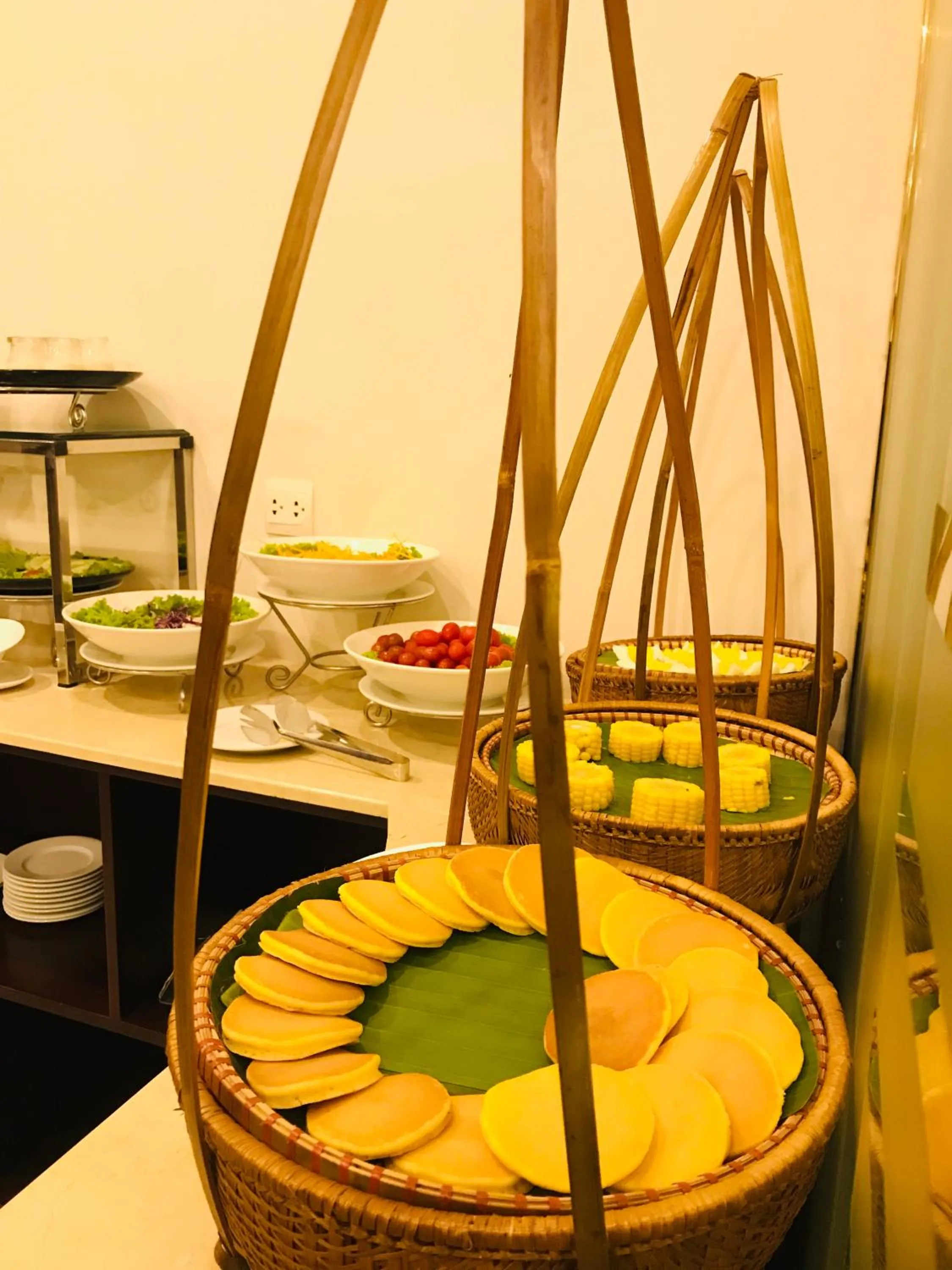 Communal kitchen in Lenid Hotel Tho Nhuom