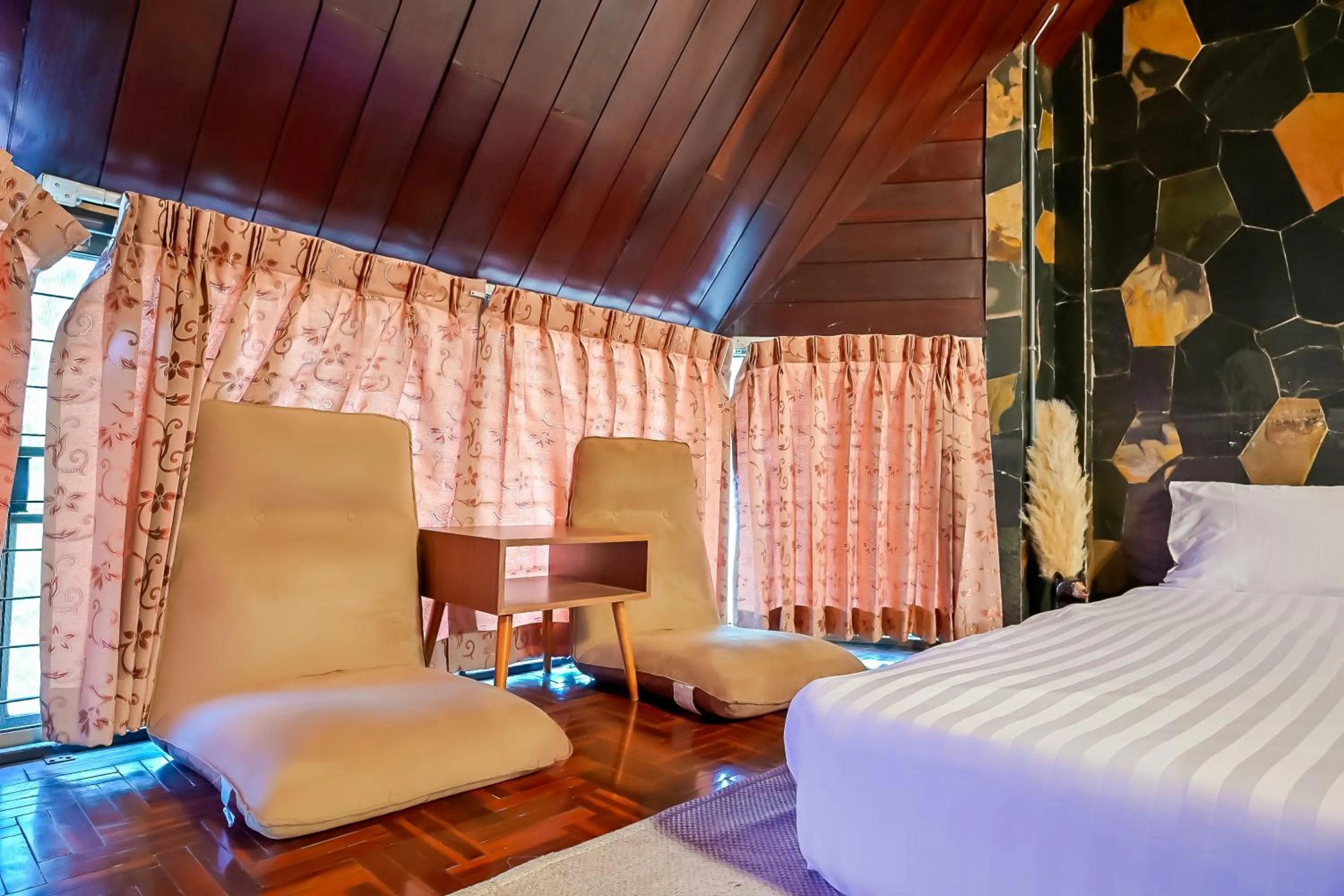 Property building, Bed in Blue Dream Guesthouse