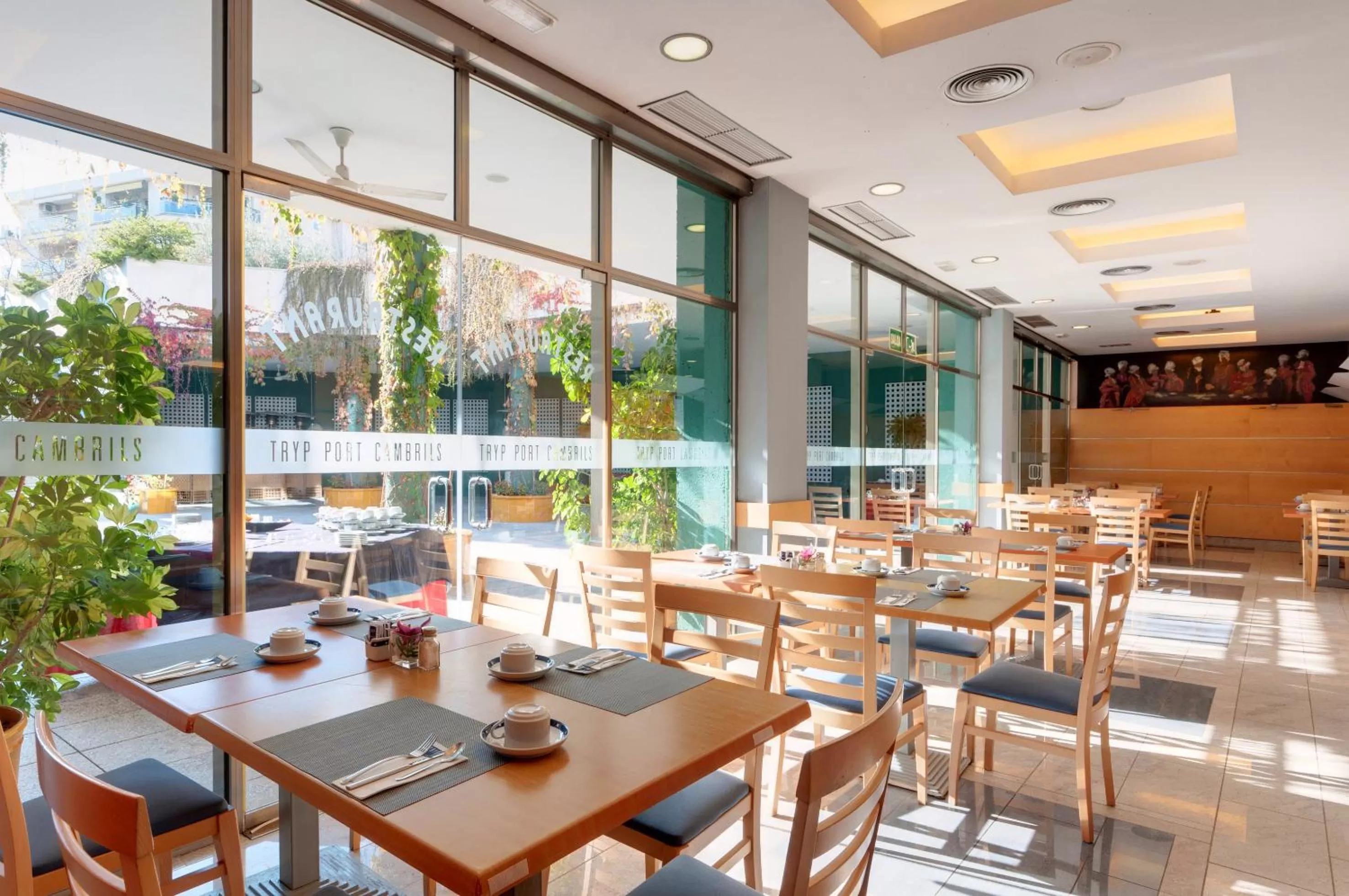 Restaurant/places to eat in Sol Port Cambrils Hotel