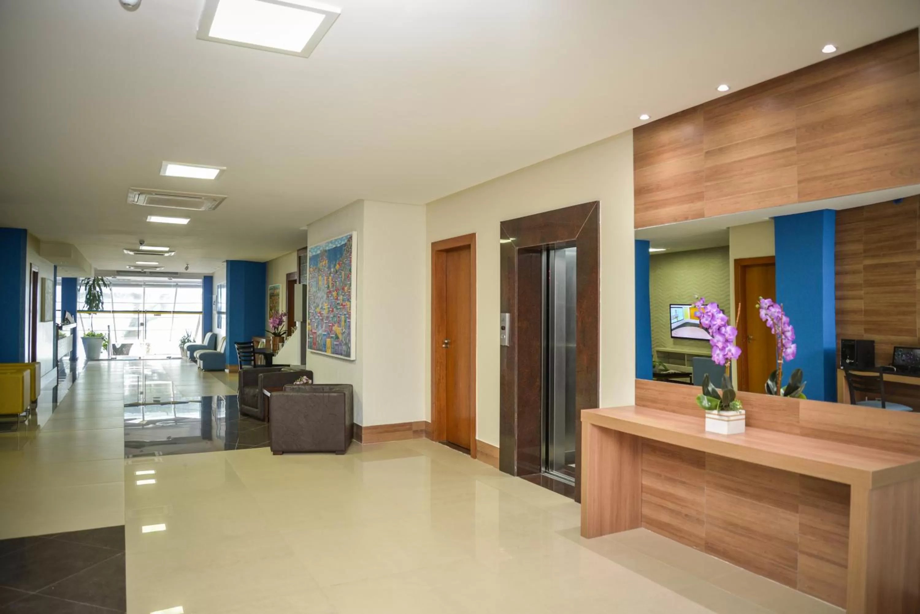 Communal lounge/ TV room in Hit Hotel