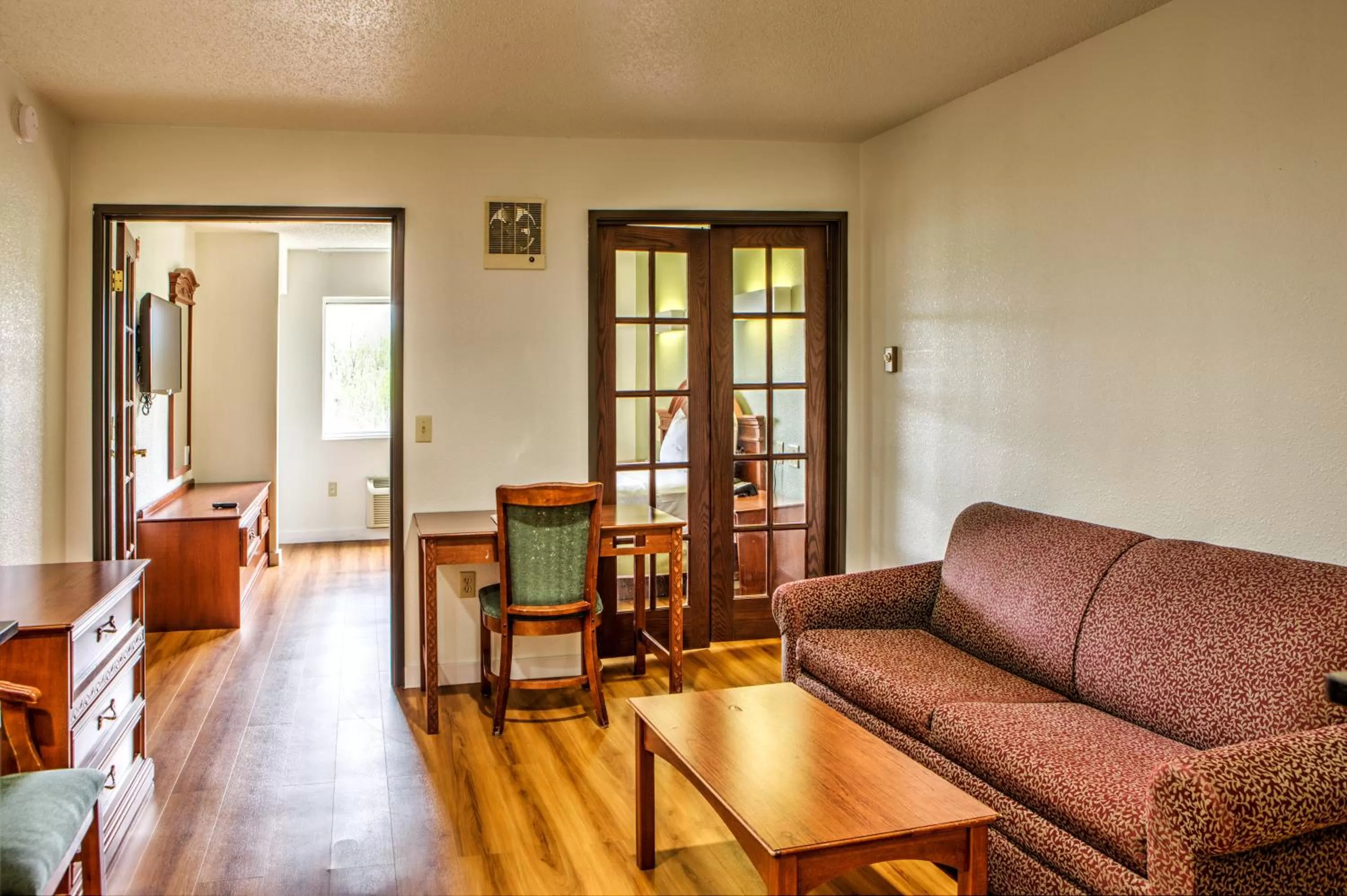 Bedroom in Motel 6-Dallas, TX - Northwest