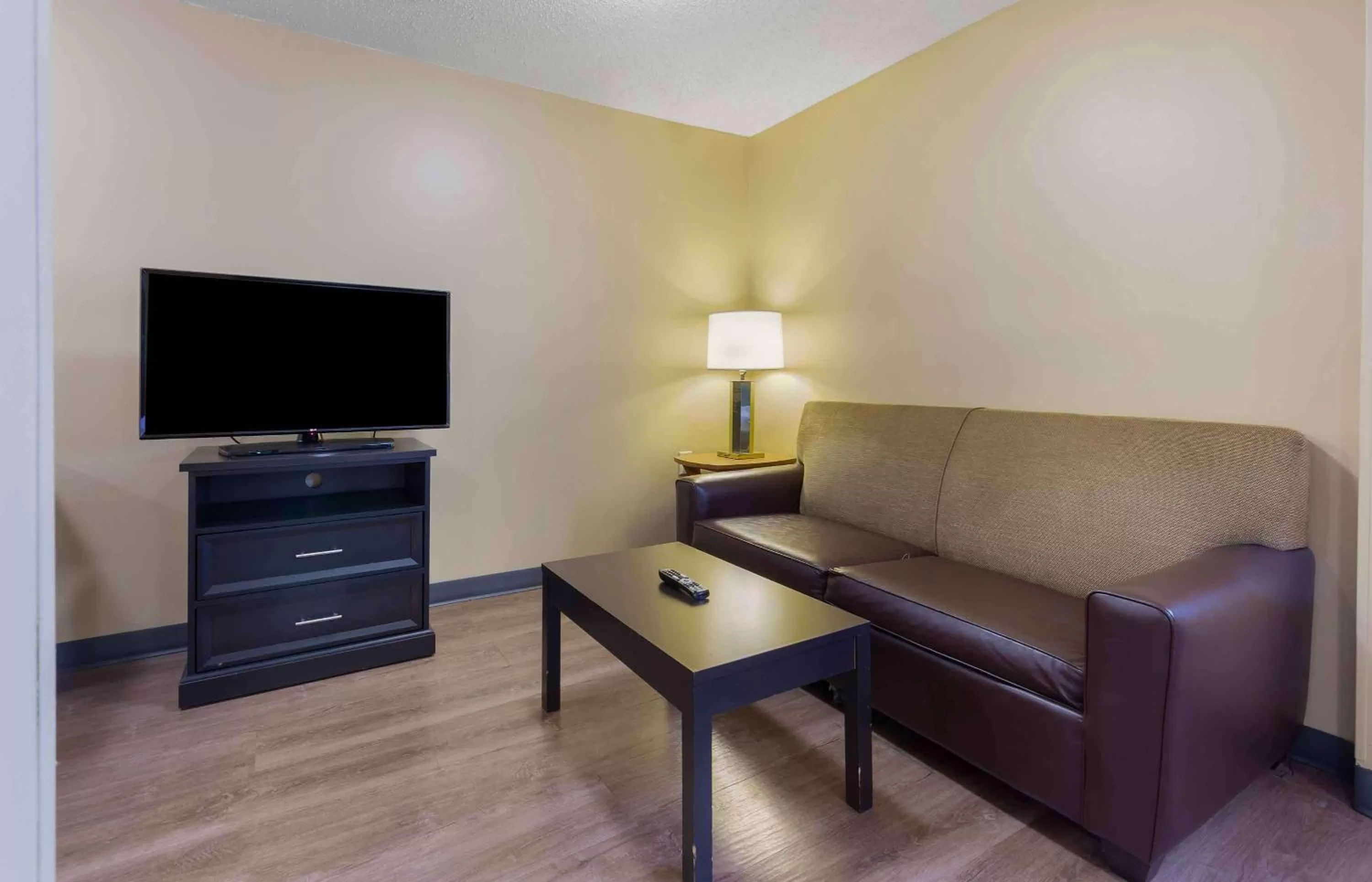 Deluxe Studio with 1 Queen Bed - Non-Smoking in Extended Stay America Suites - Raleigh - Cary - Harrison Ave